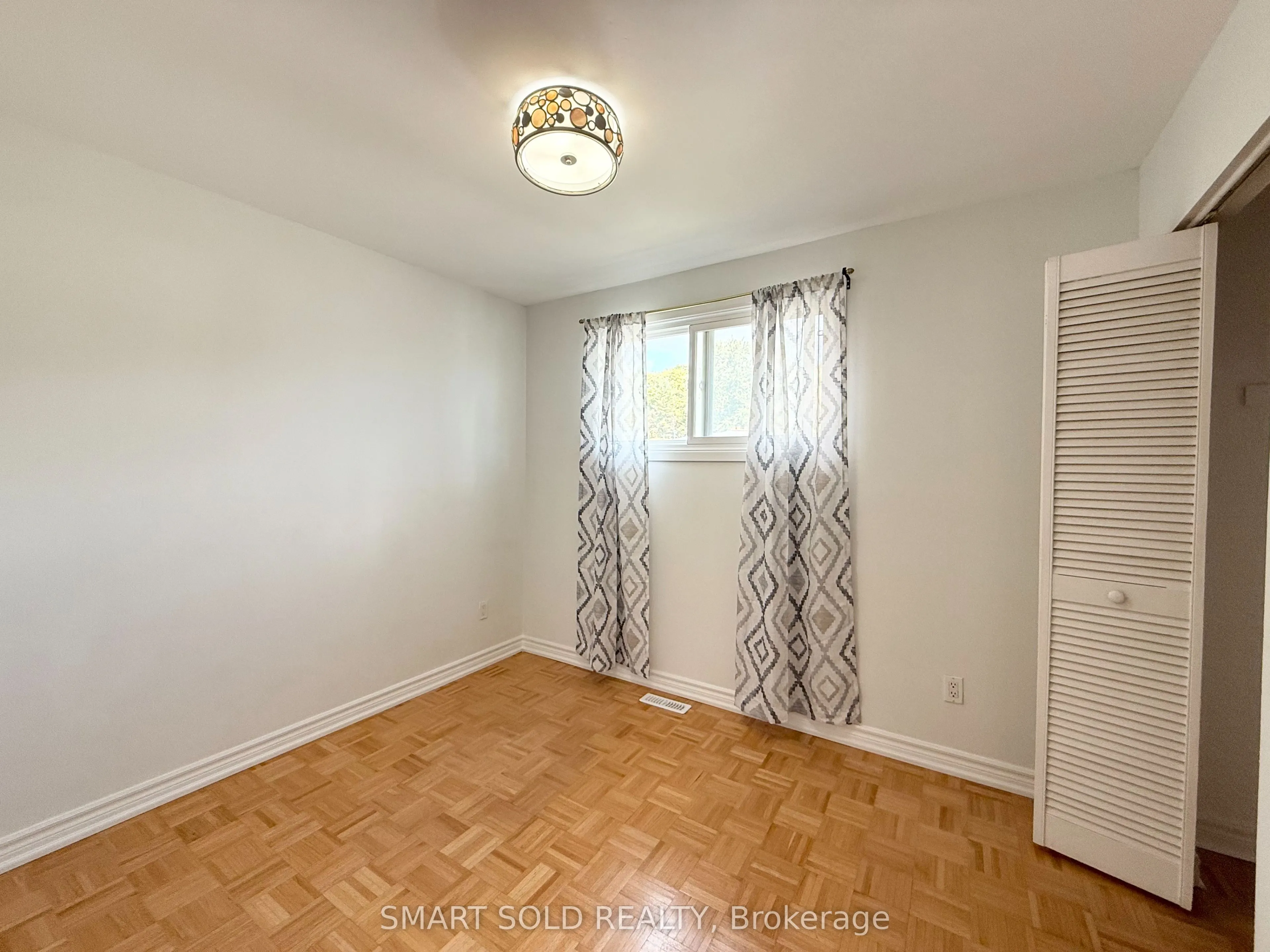 36 Montezuma Trail, #(Main floor)