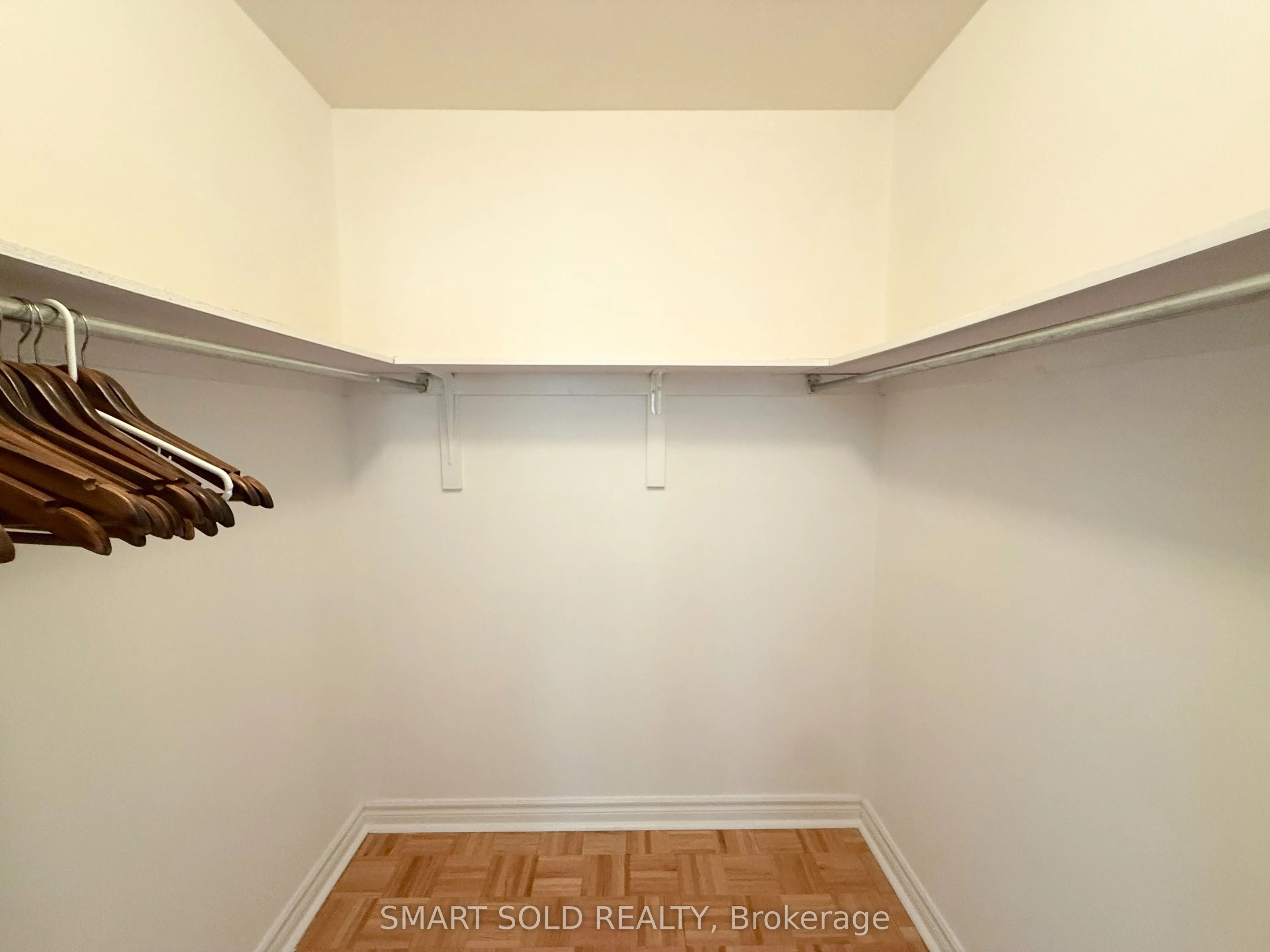 36 Montezuma Trail, #(Main floor)