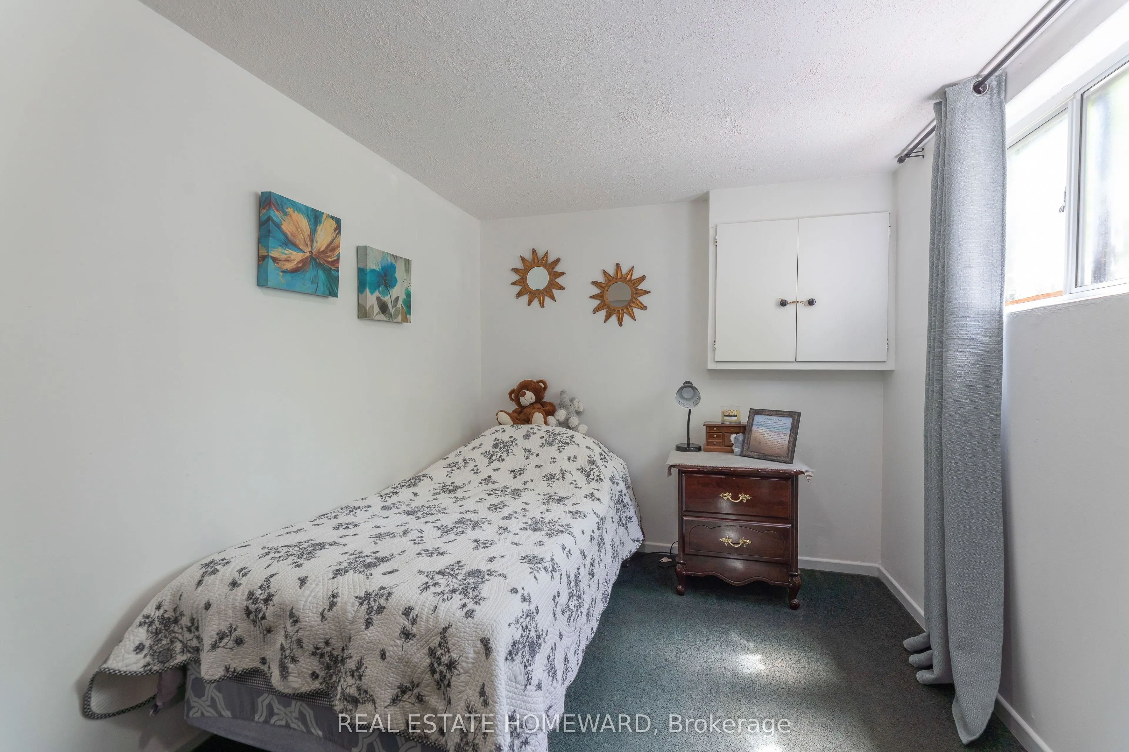 331 Rhodes Avenue