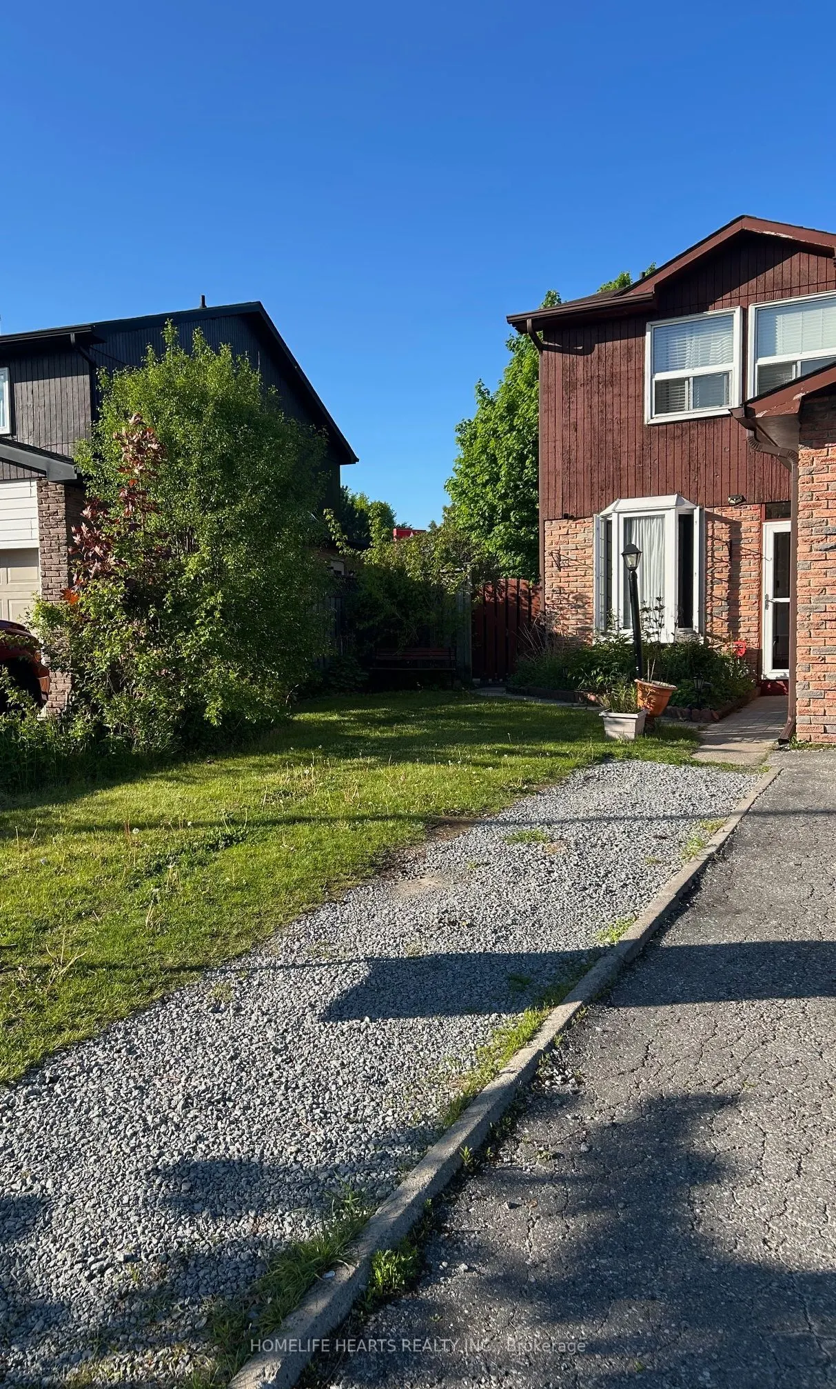 242 Braymore Boulevard