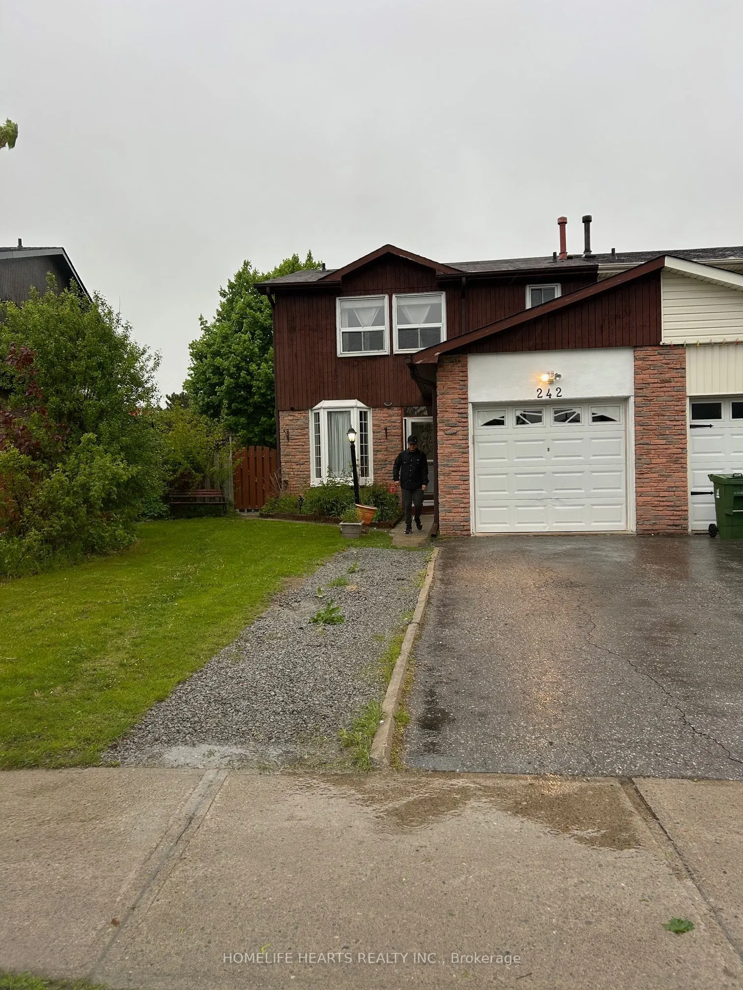 242 Braymore Boulevard