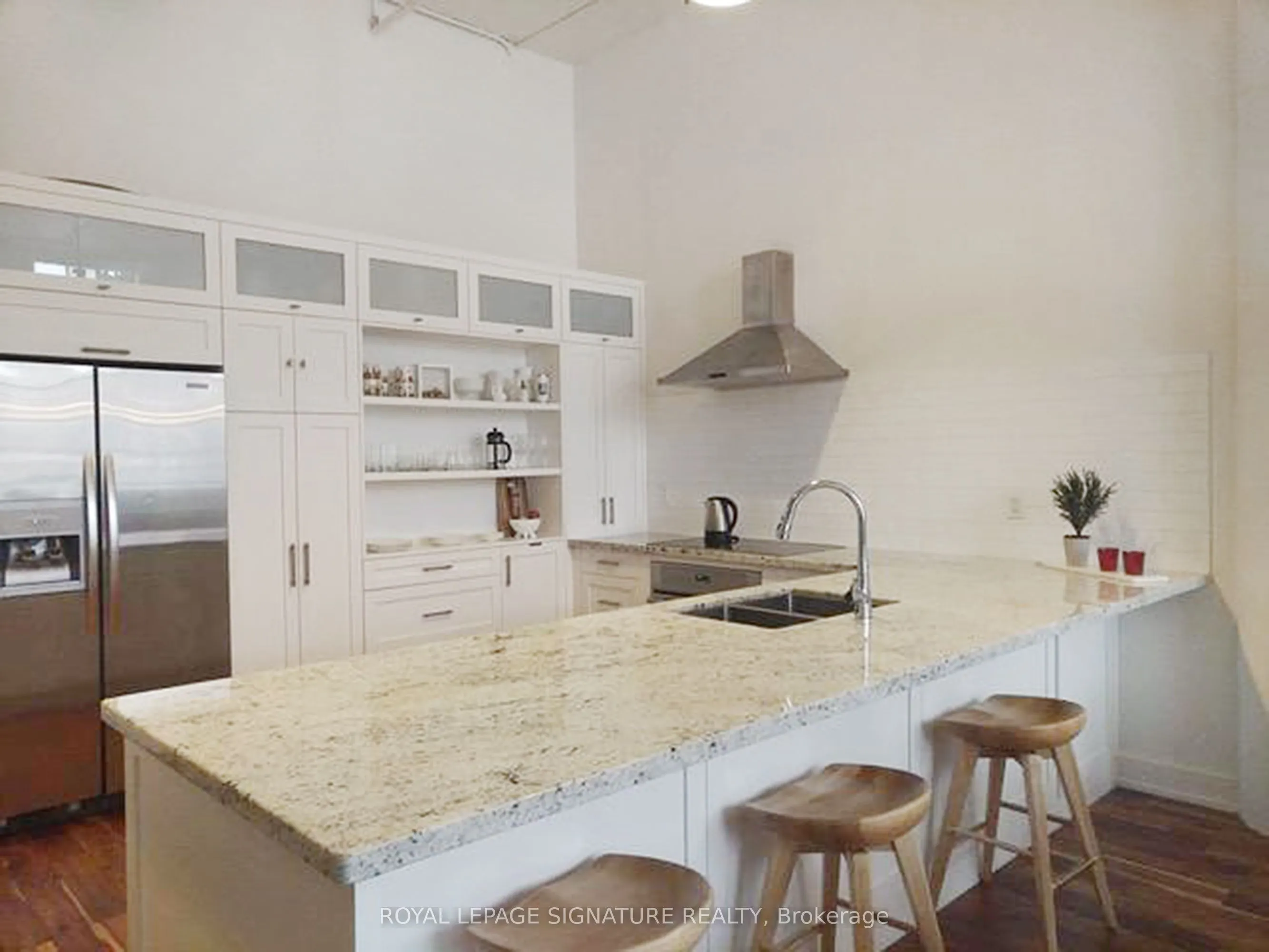 245 Carlaw Avenue, #512