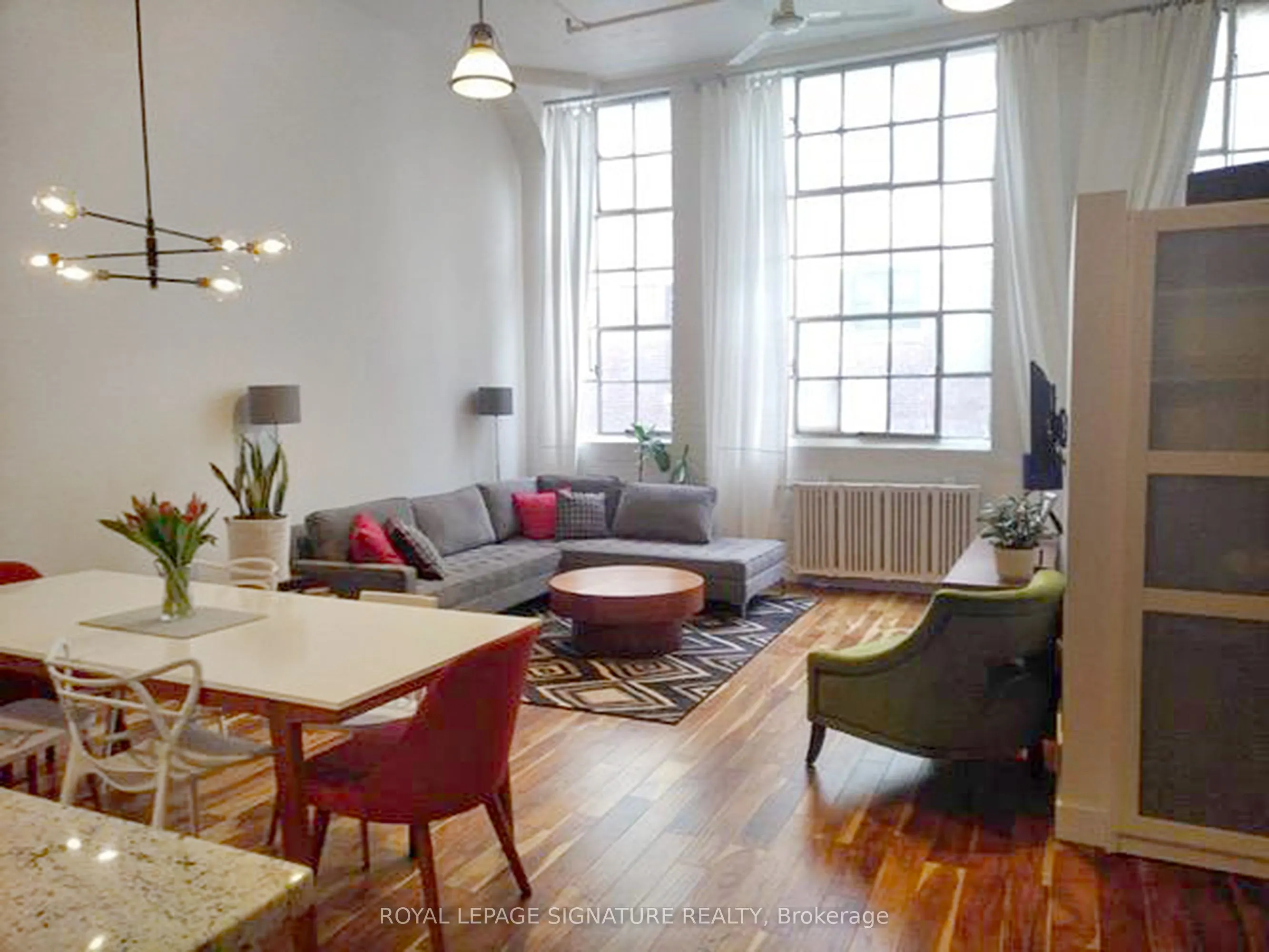 245 Carlaw Avenue, #512