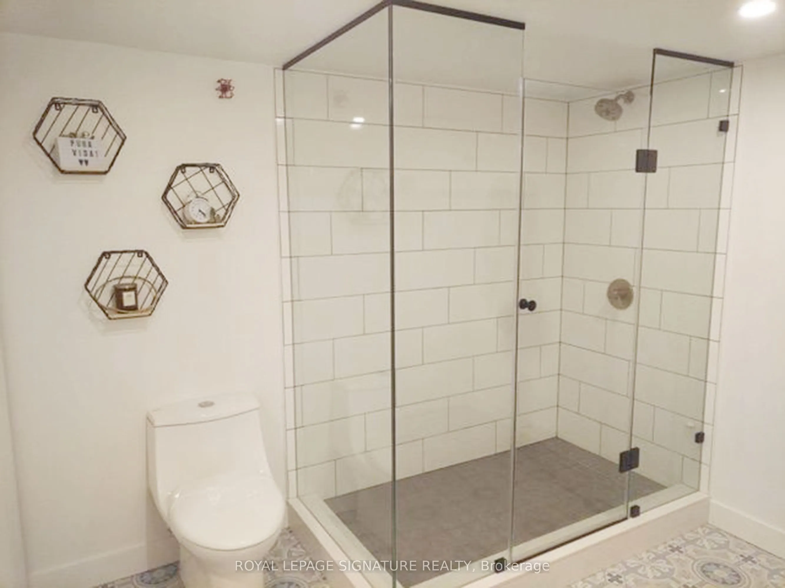 245 Carlaw Avenue, #512