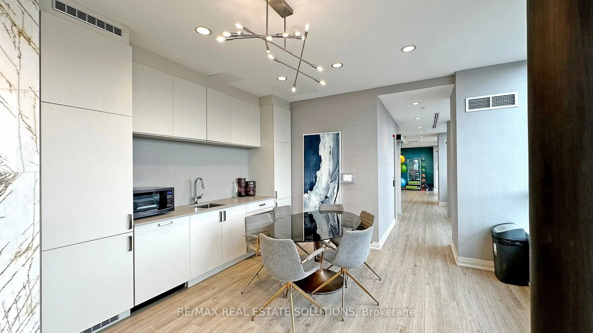 630 Greenwood Avenue, #609