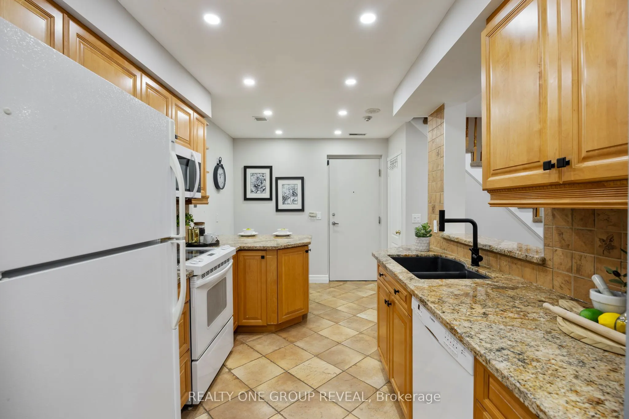 1400 The Esplanade Drive N, #803
