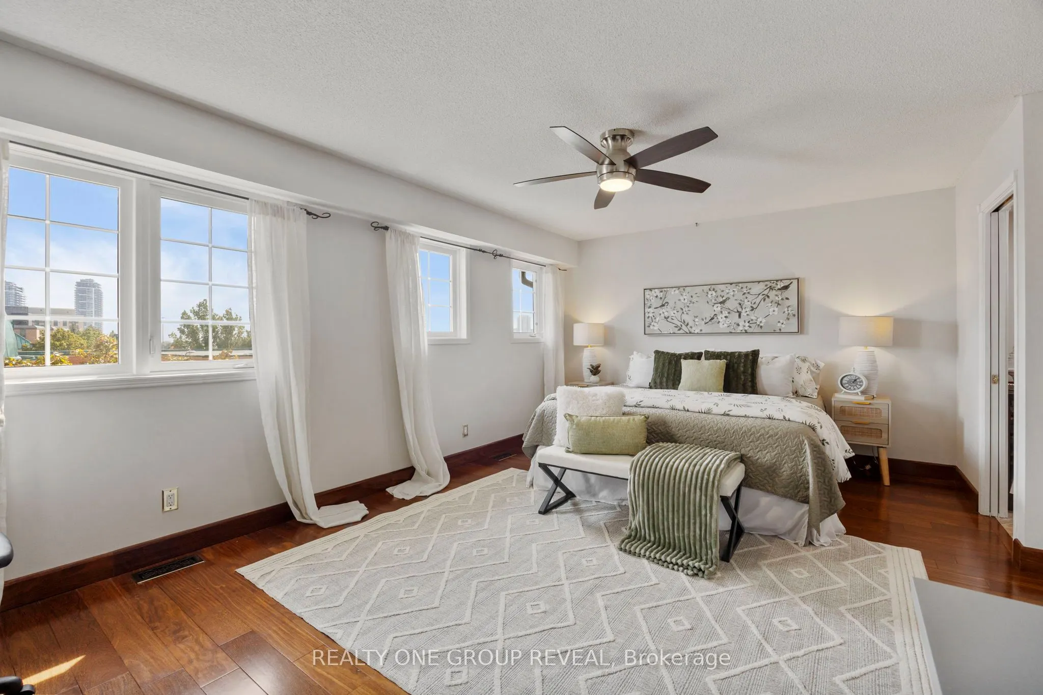 1400 The Esplanade Drive N, #803