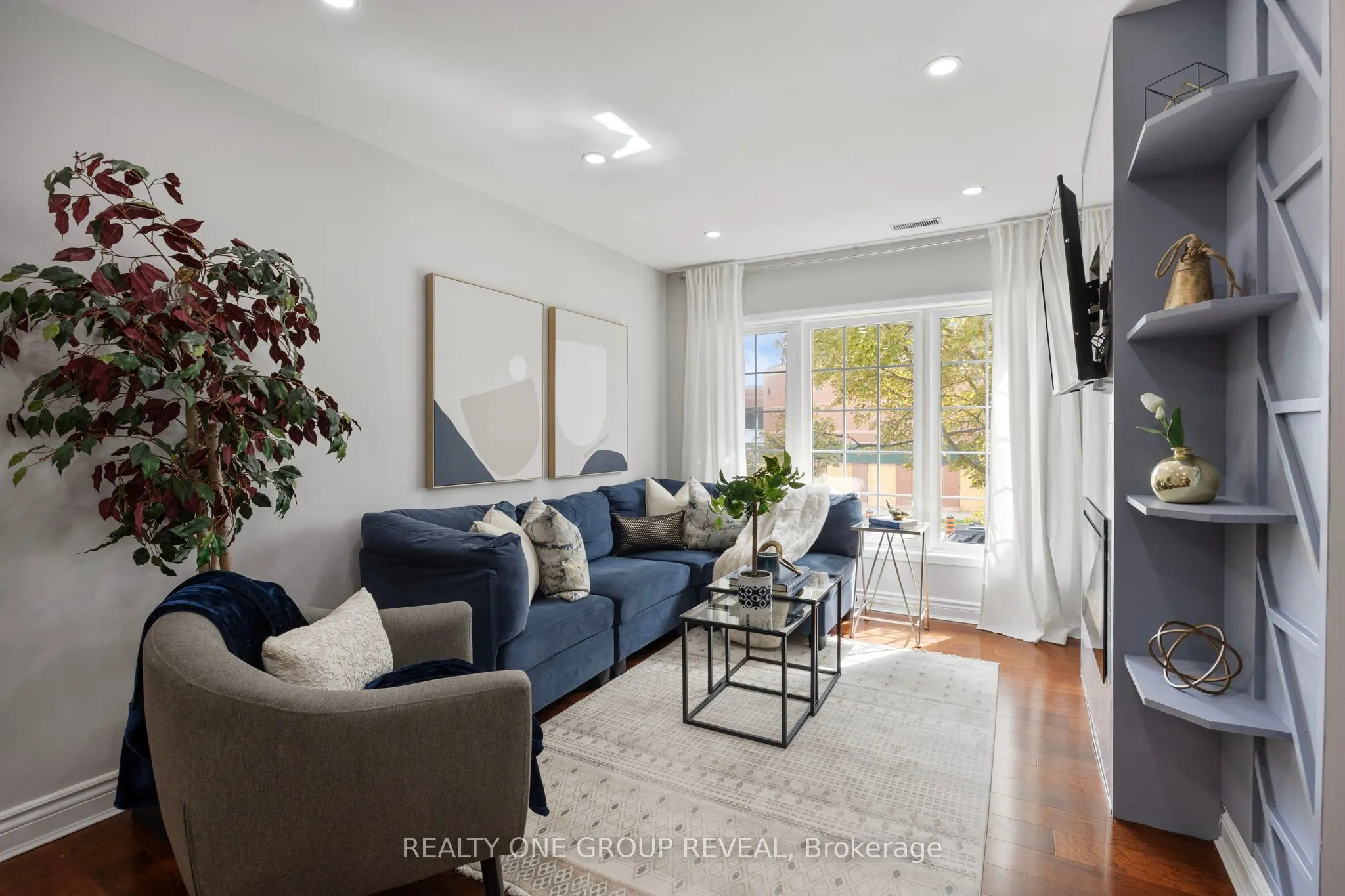 1400 The Esplanade Drive N, #803