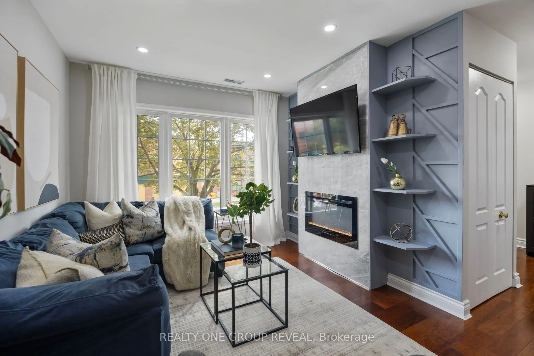 1400 The Esplanade Drive N, #803