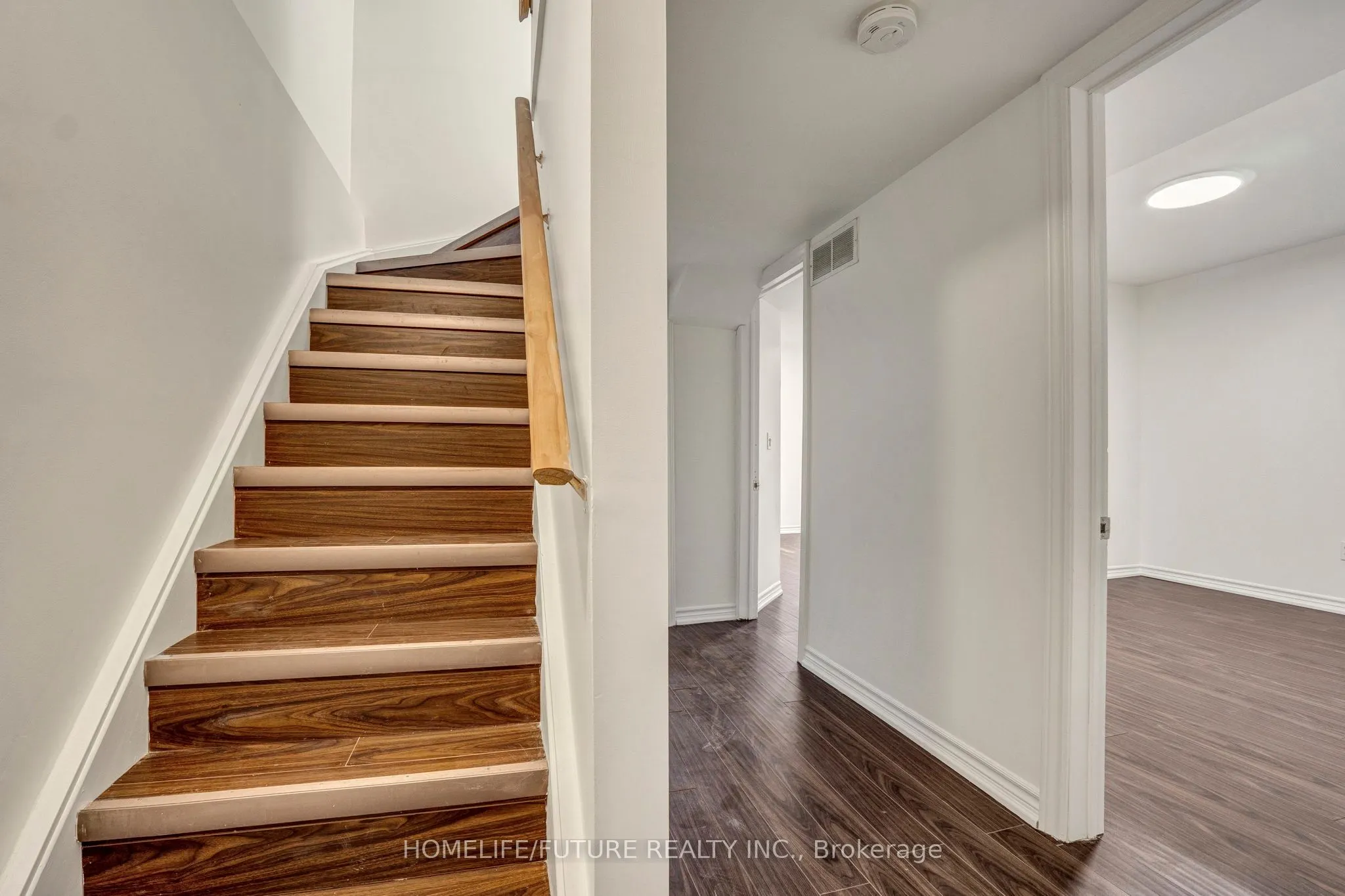 1803 Dalhousie Crescent