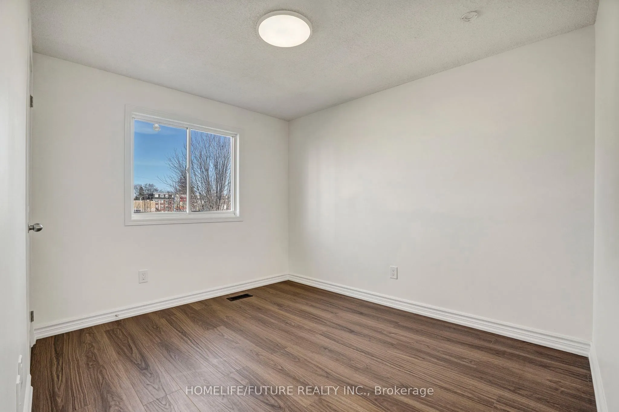 1803 Dalhousie Crescent