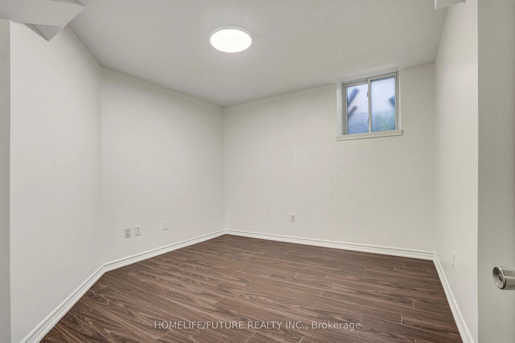 1803 Dalhousie Crescent