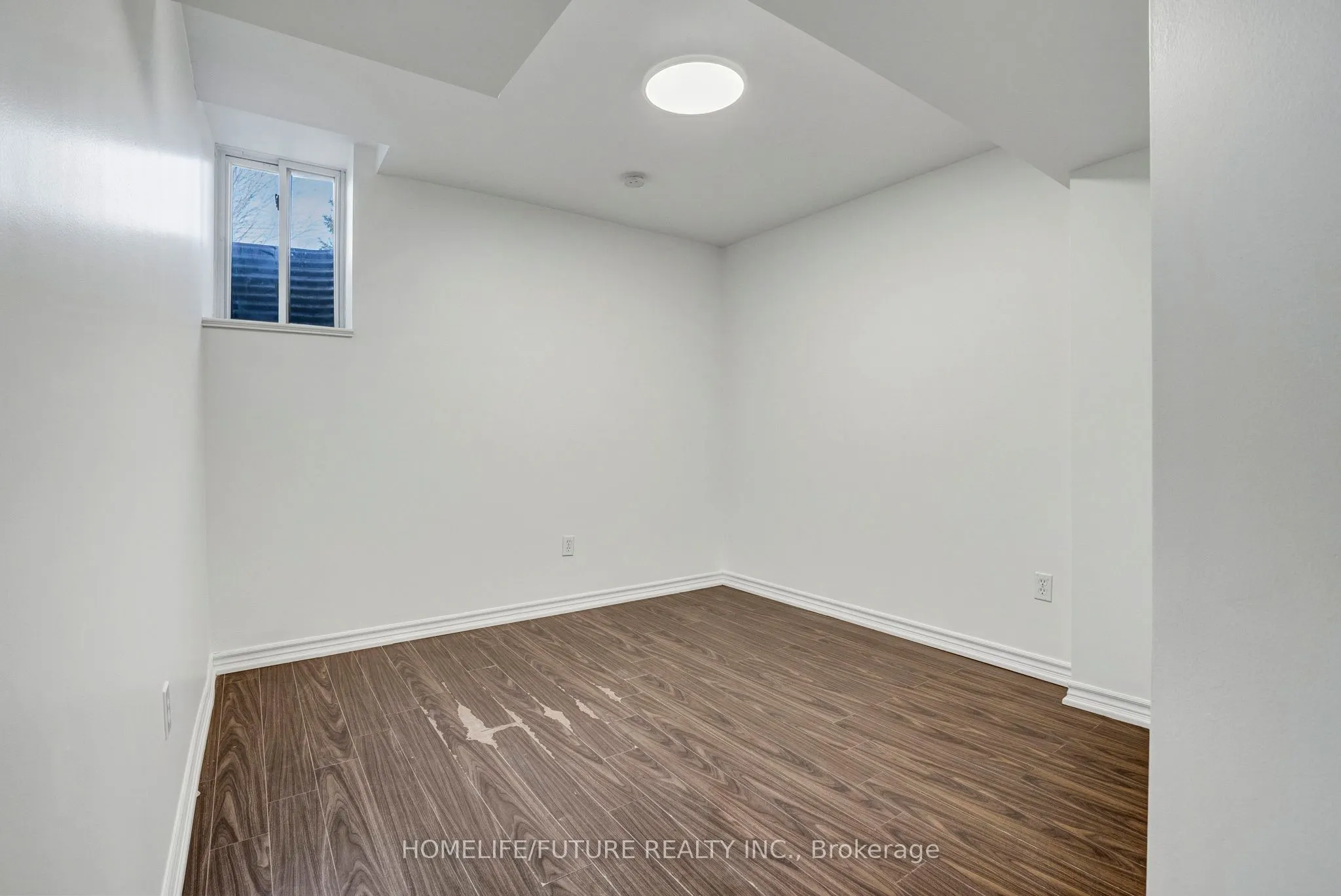 1803 Dalhousie Crescent