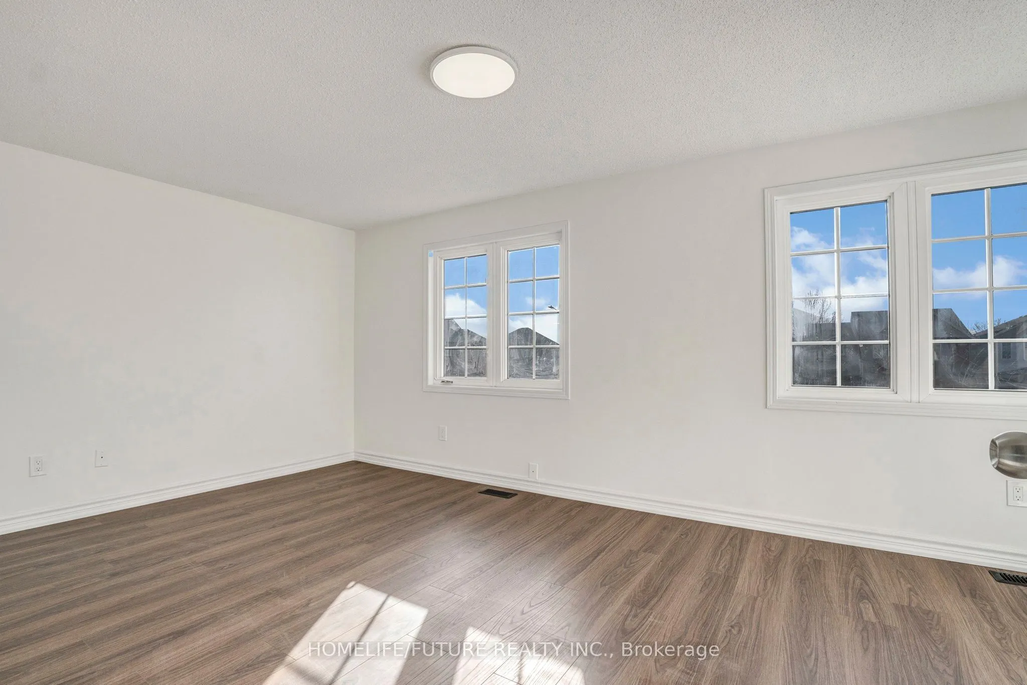 1803 Dalhousie Crescent