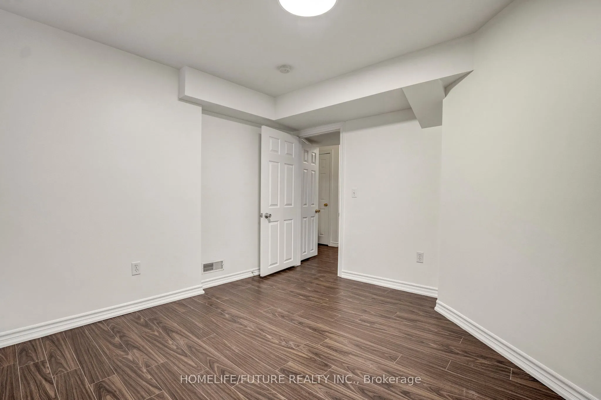 1803 Dalhousie Crescent