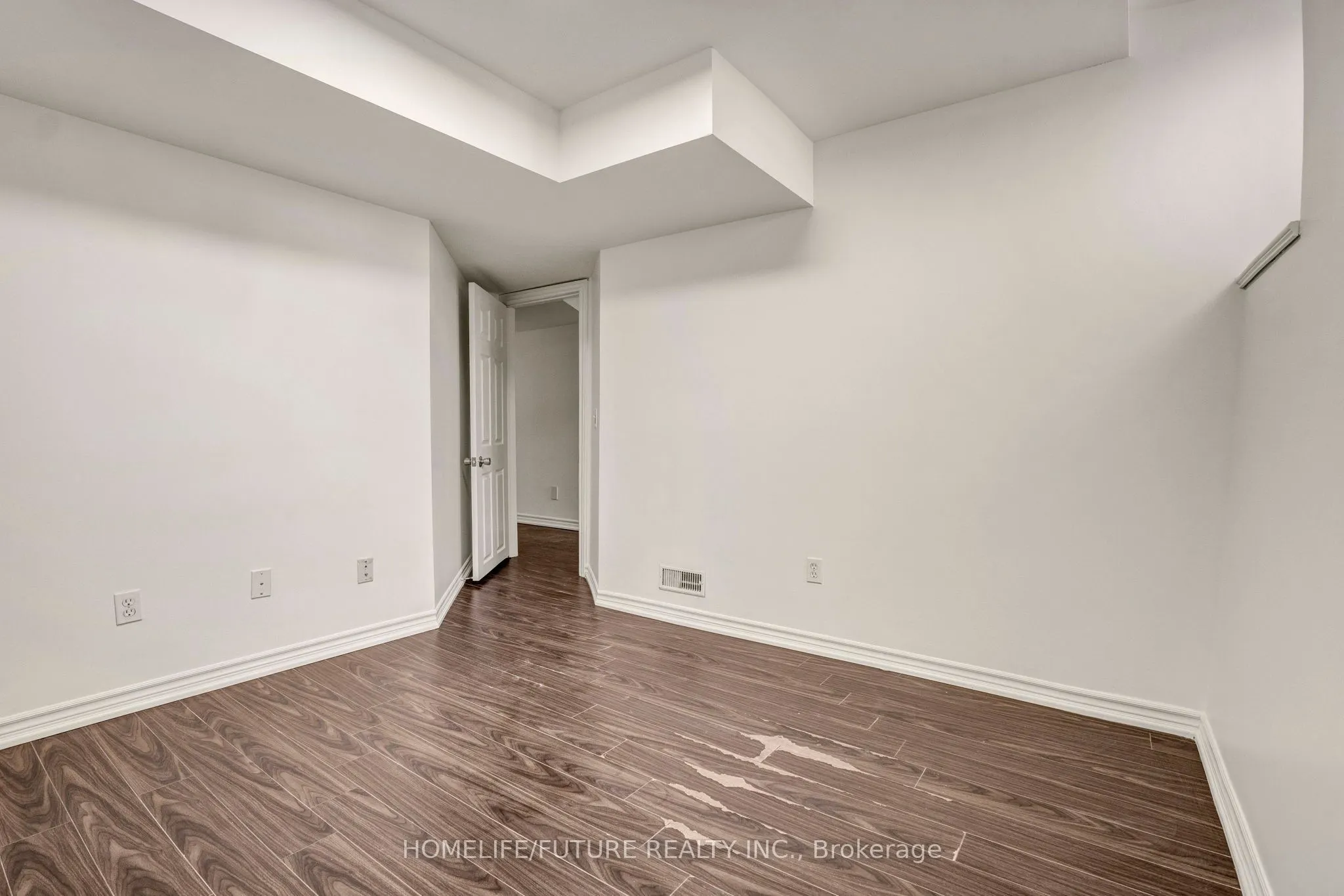 1803 Dalhousie Crescent