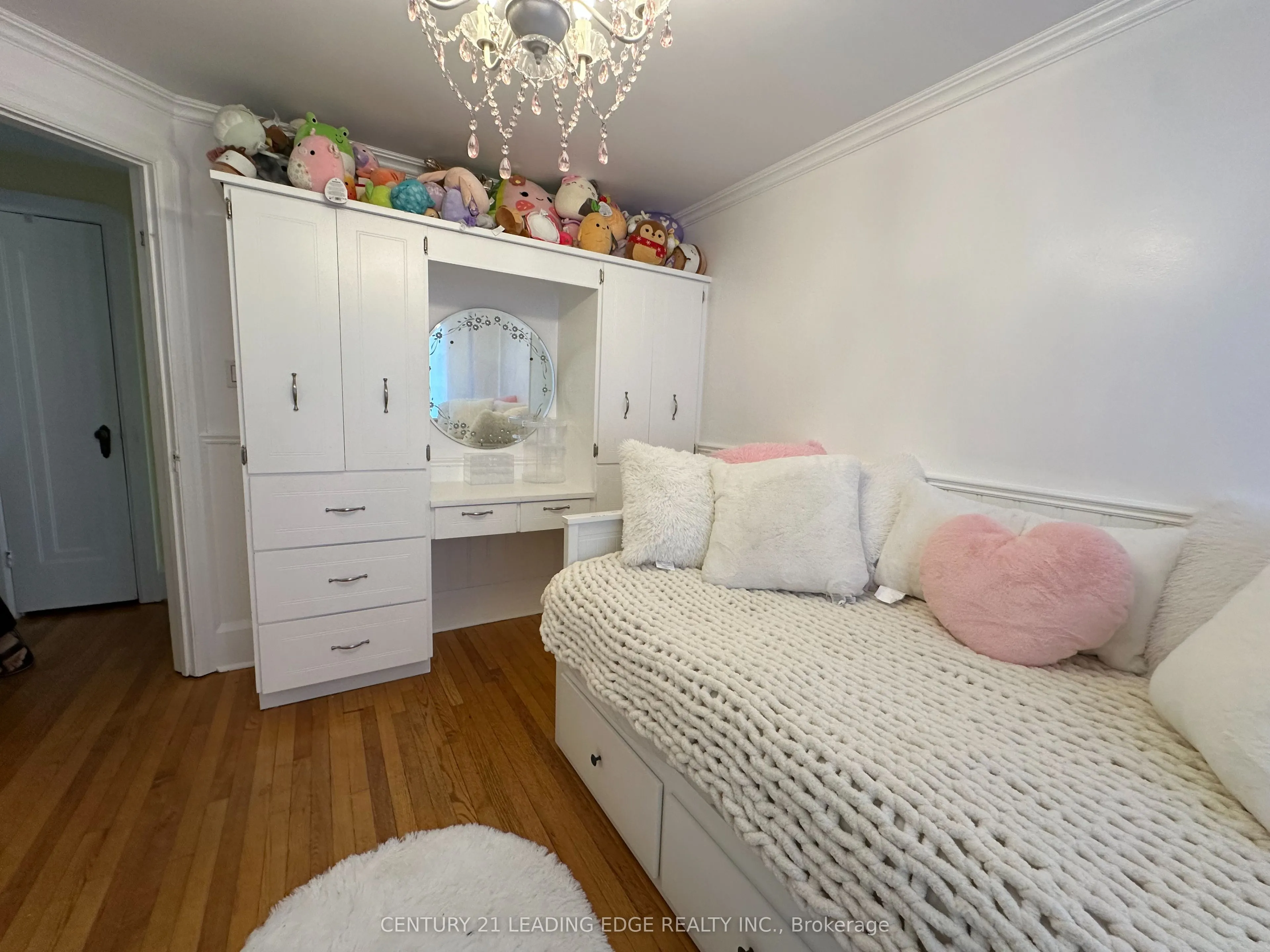 30 Cadillac Avenue N