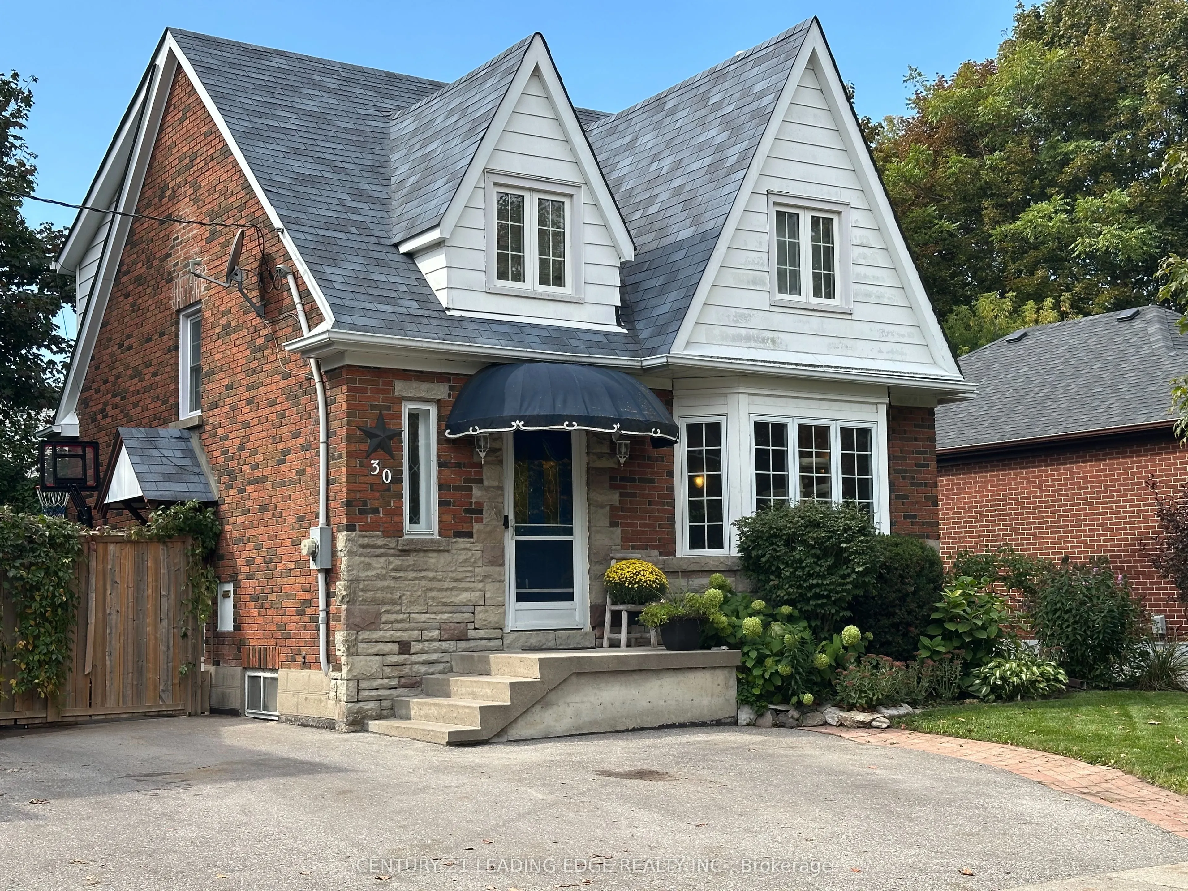 30 Cadillac Avenue N