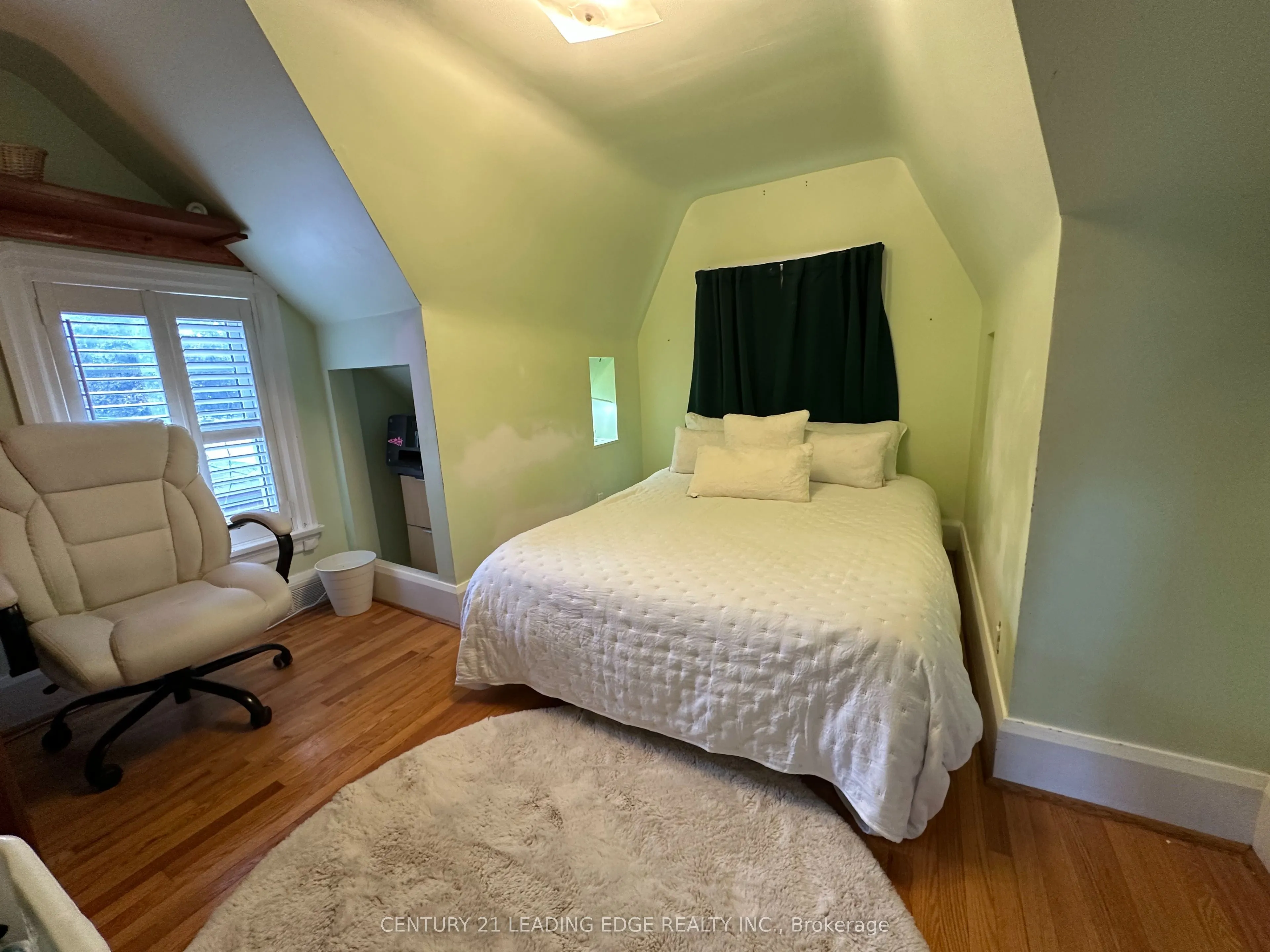 30 Cadillac Avenue N