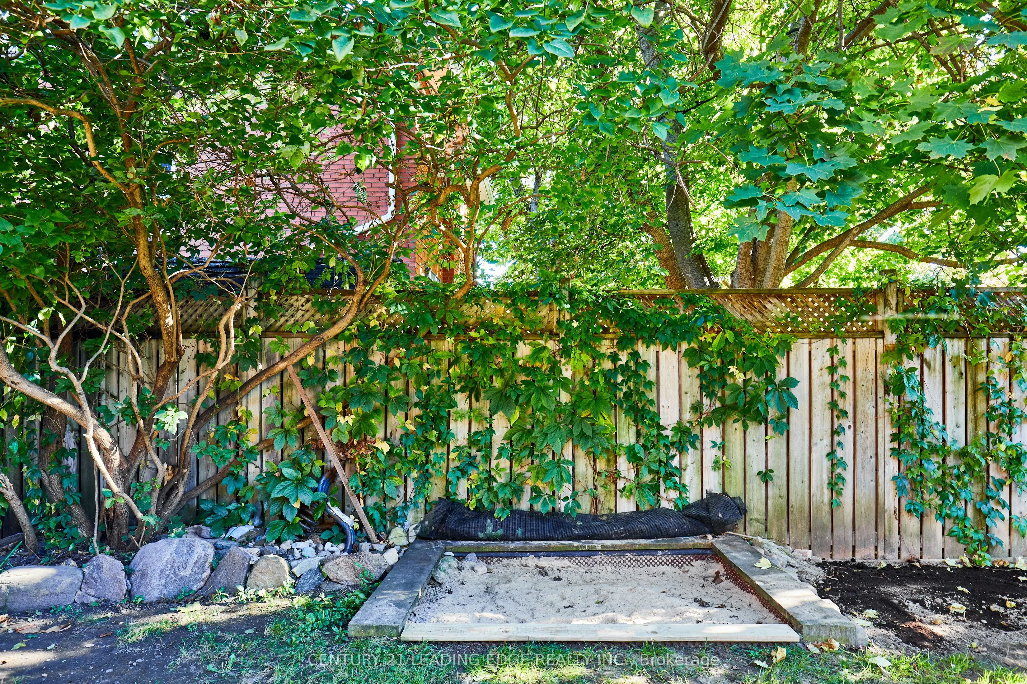 30 Cadillac Avenue N