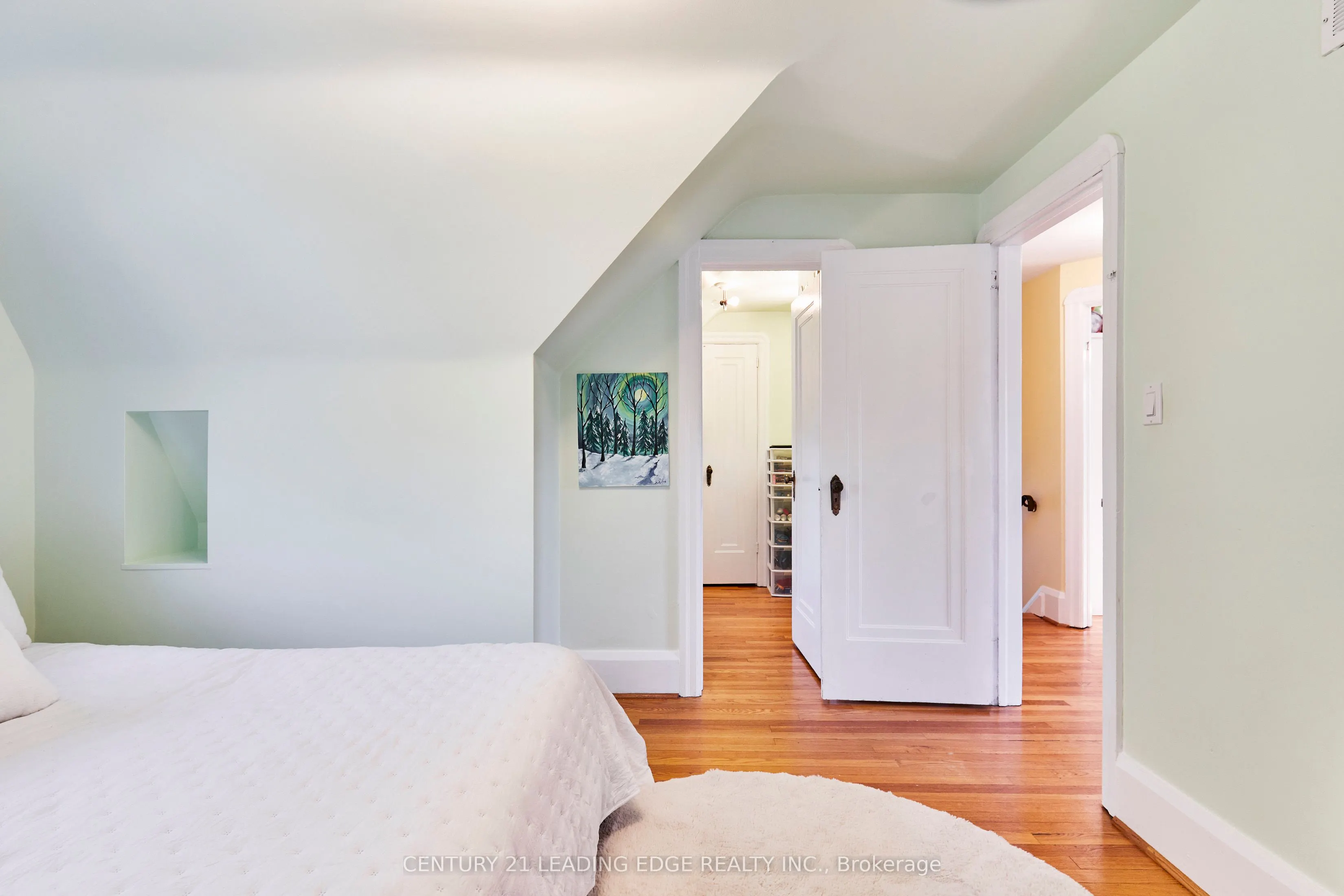 30 Cadillac Avenue N