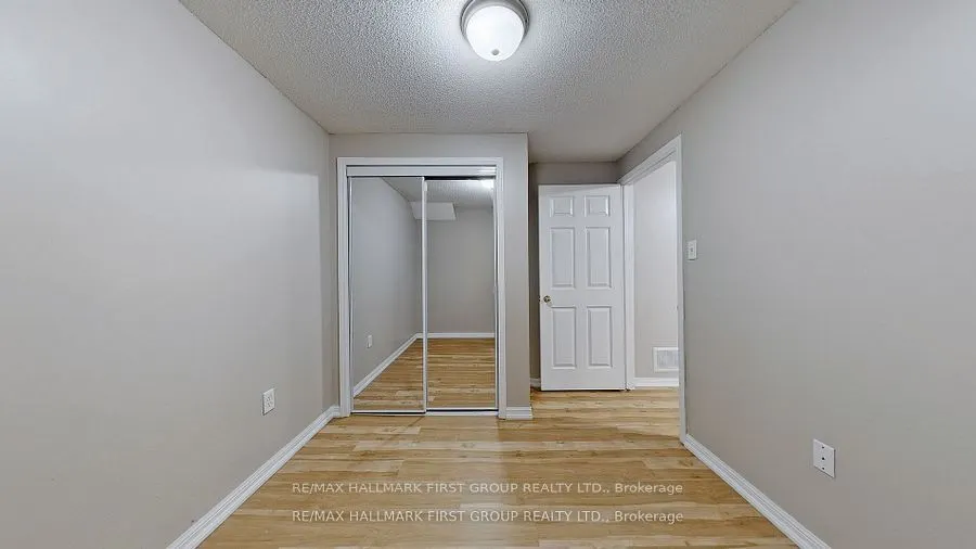 39 ROBIDEAU Place