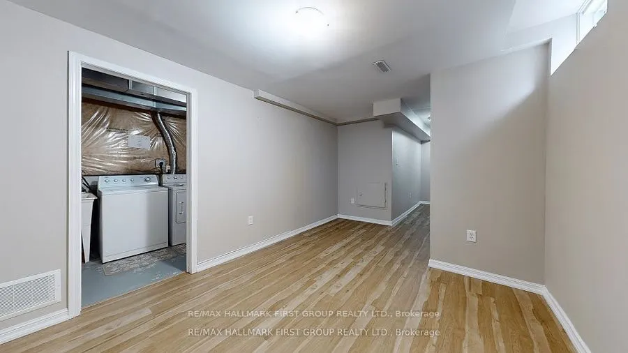 39 ROBIDEAU Place