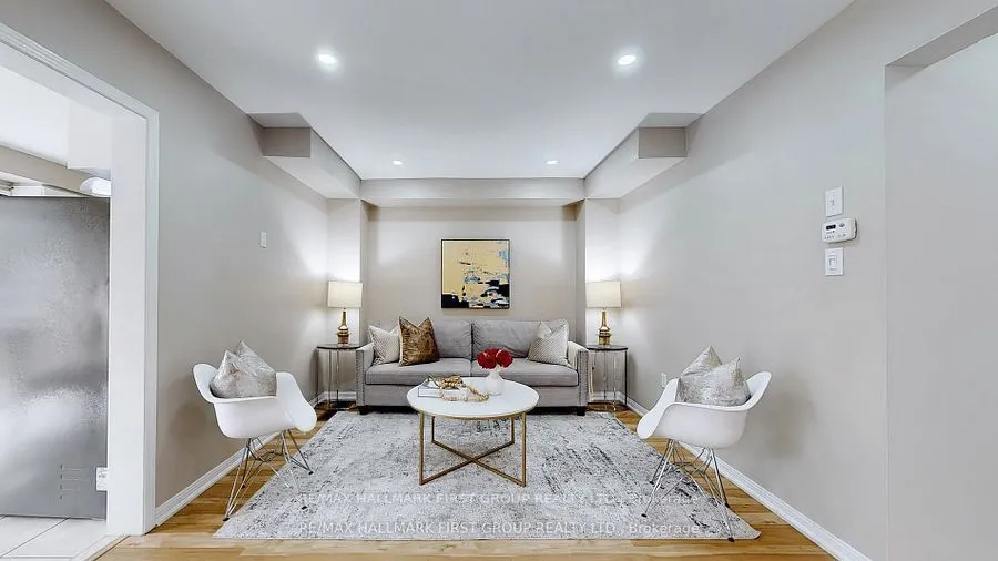 39 ROBIDEAU Place