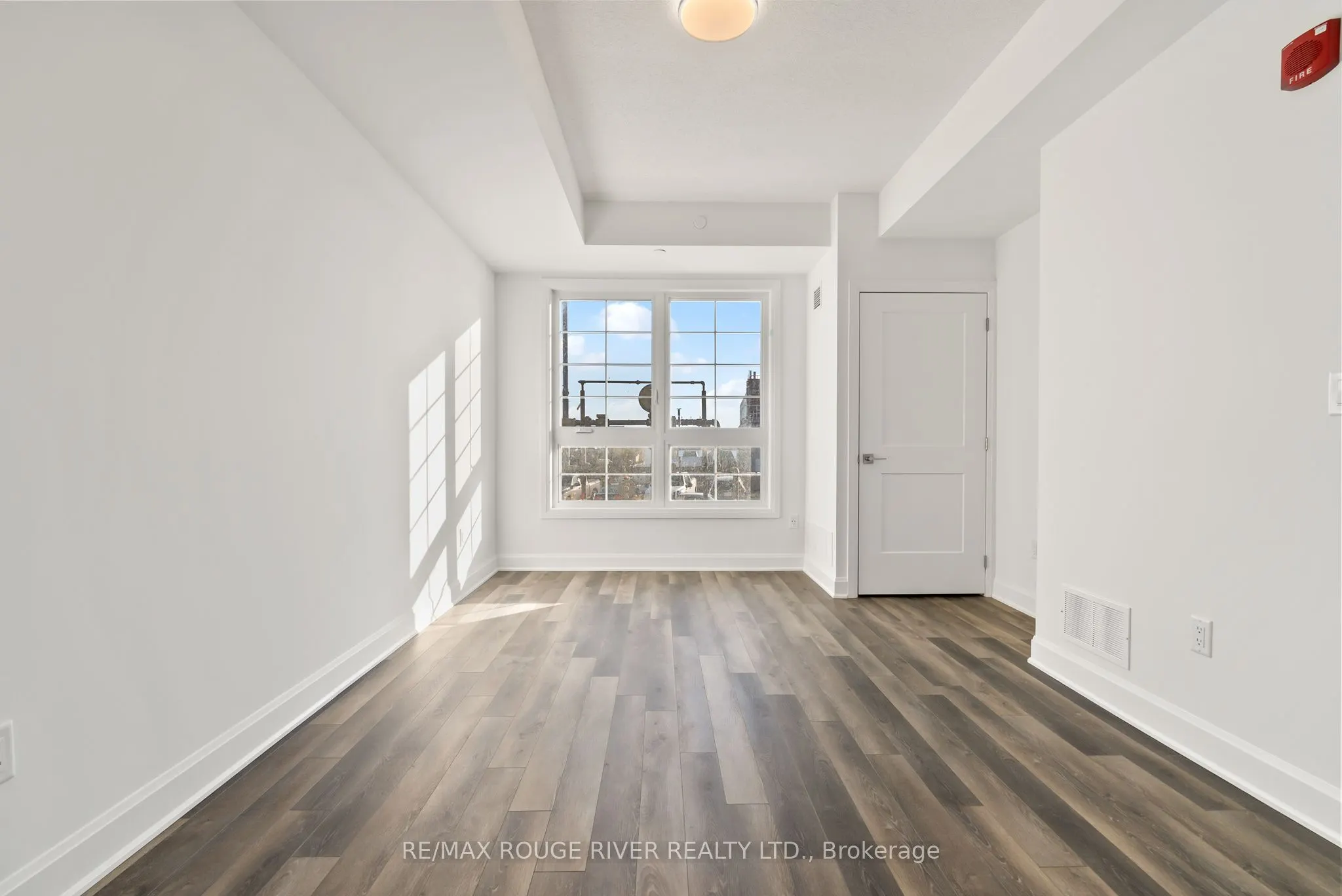 50 Lakebreeze Drive, #117