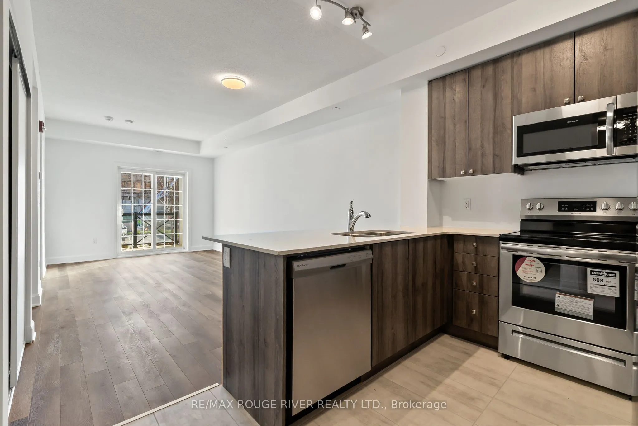 50 Lakebreeze Drive, #117