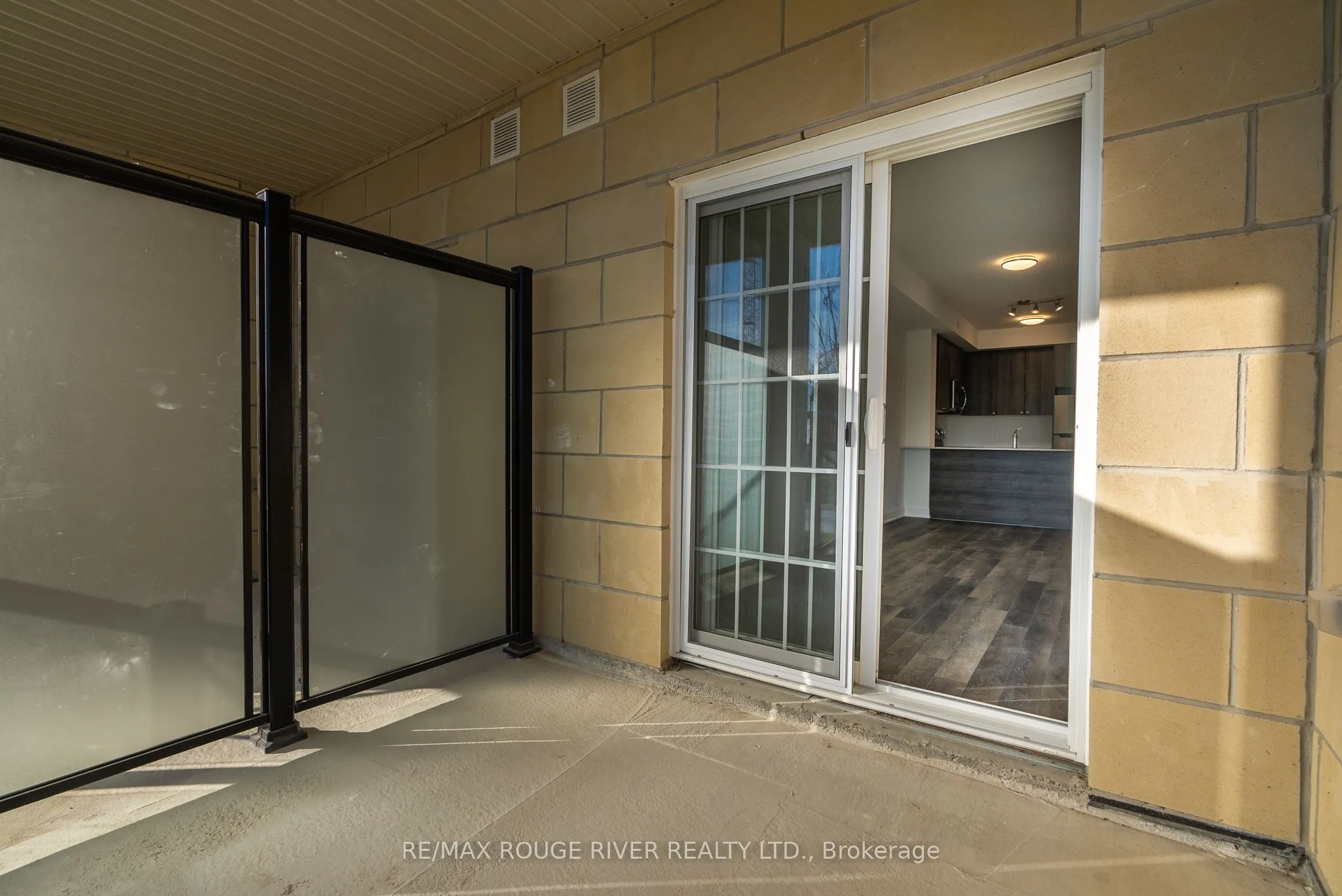 50 Lakebreeze Drive, #117