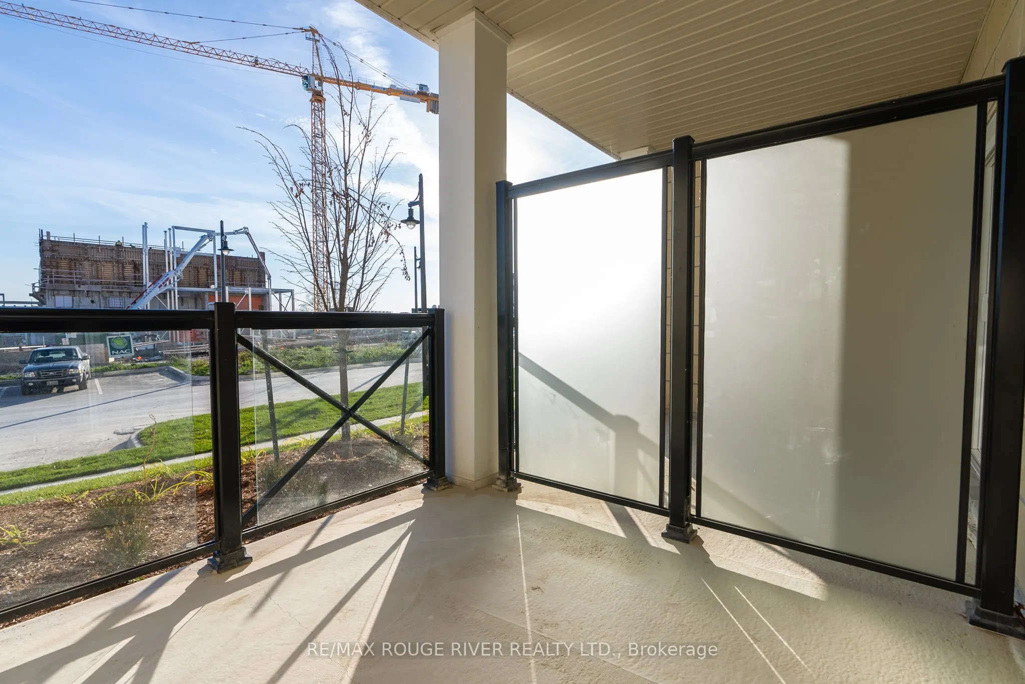 50 Lakebreeze Drive, #117