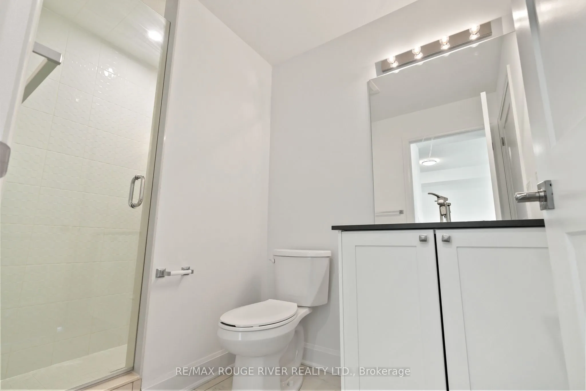 50 Lakebreeze Drive, #117