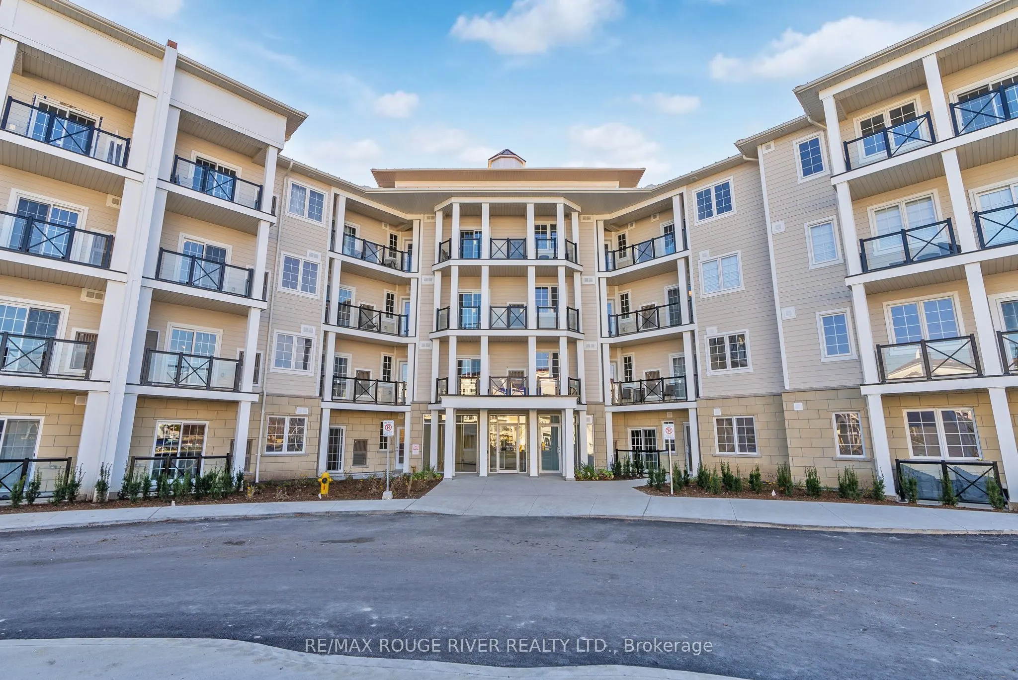 50 Lakebreeze Drive, #117