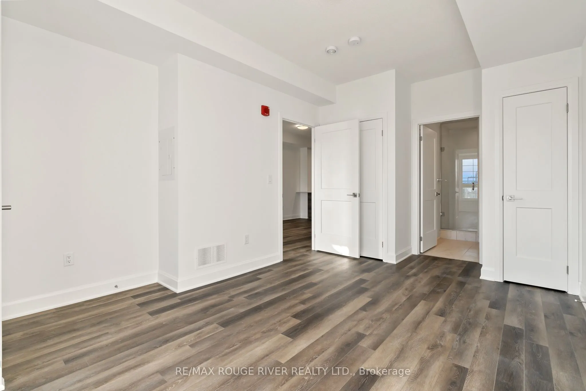 50 Lakebreeze Drive, #117