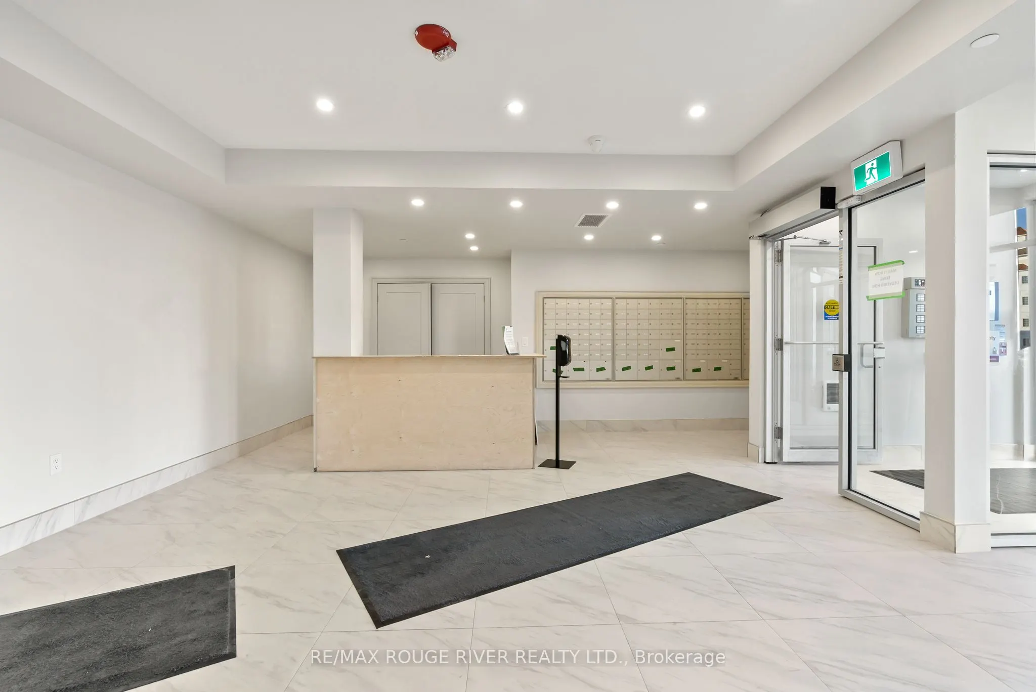 50 Lakebreeze Drive, #117