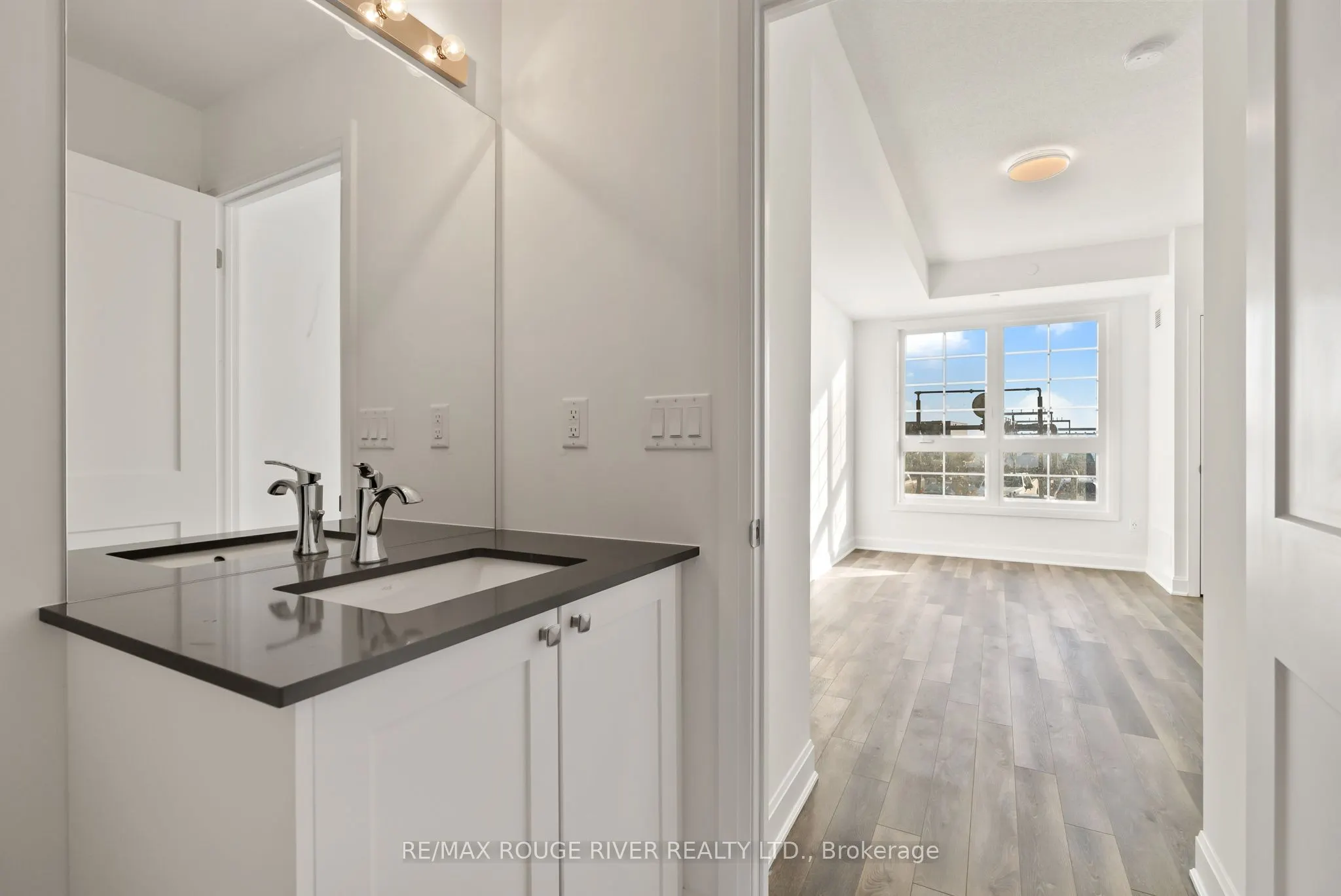 50 Lakebreeze Drive, #117