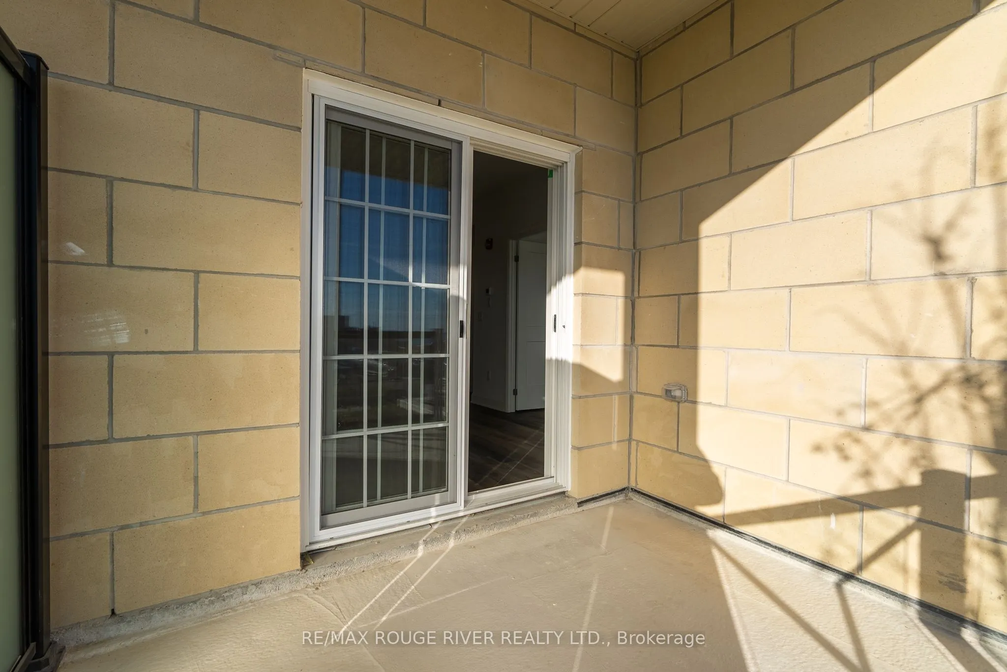 50 Lakebreeze Drive, #117