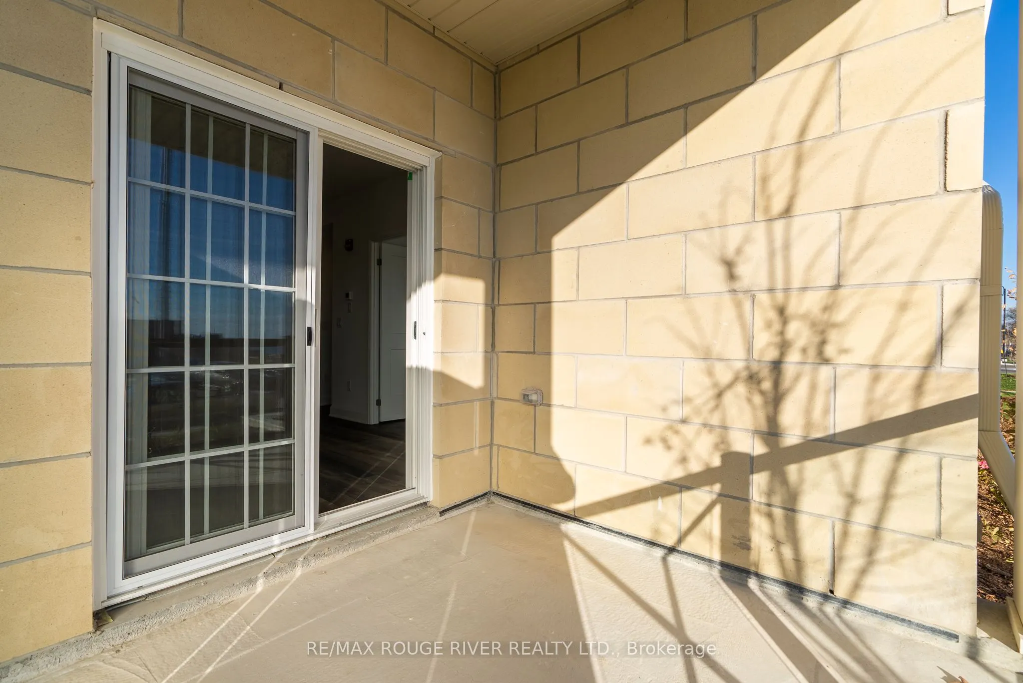 50 Lakebreeze Drive, #117