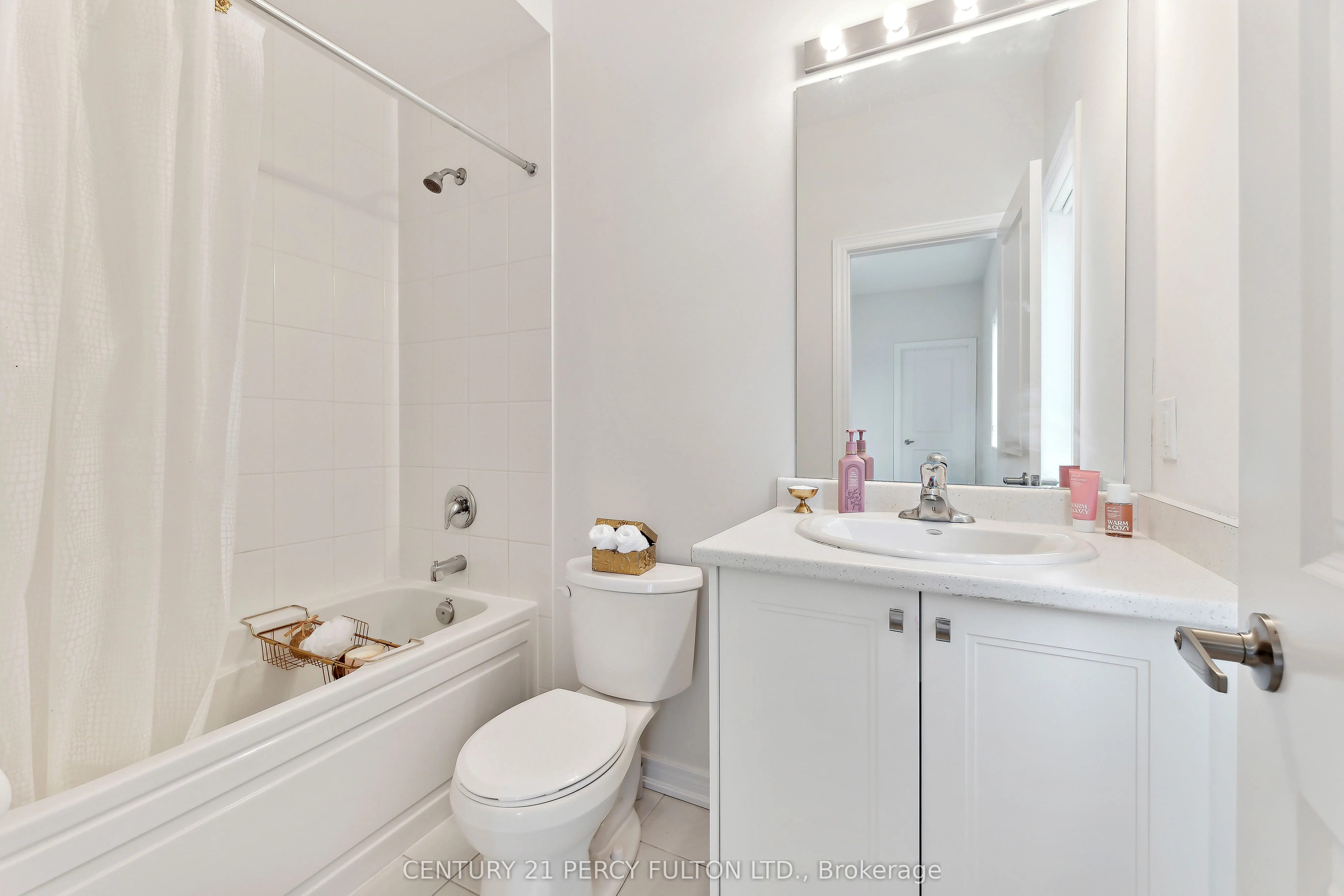 2137 Coppermine Street