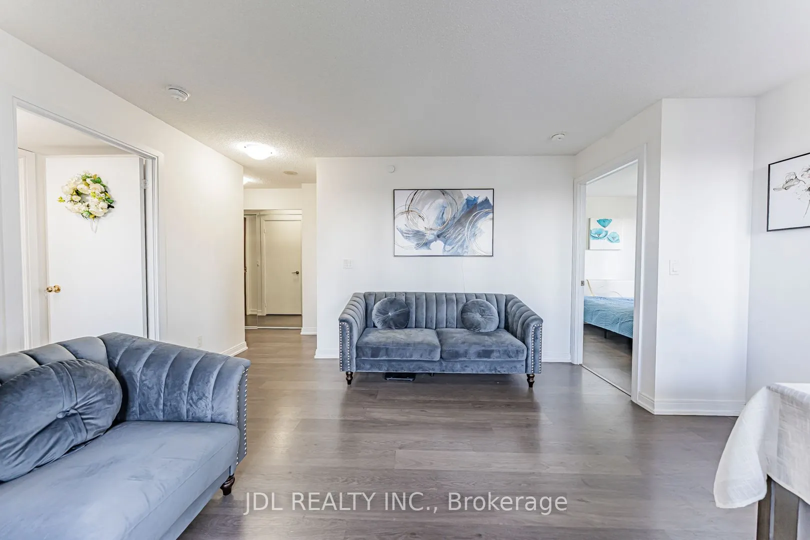 255 Village Green Square, #1402
