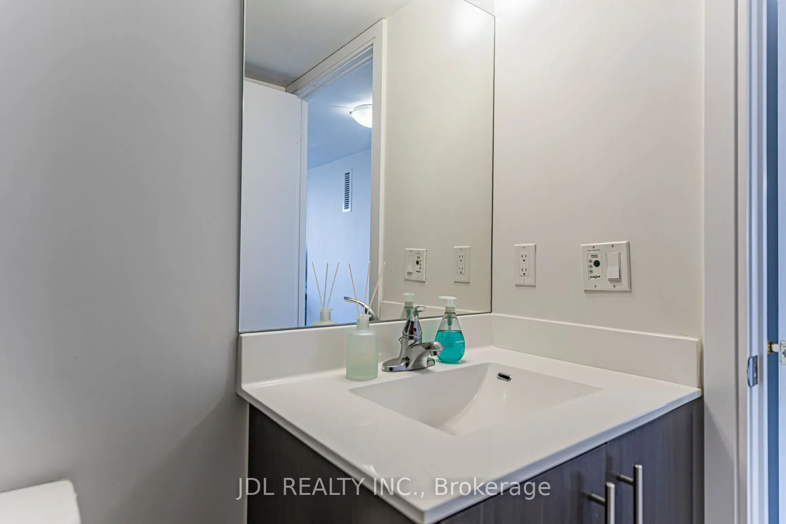 255 Village Green Square, #1402