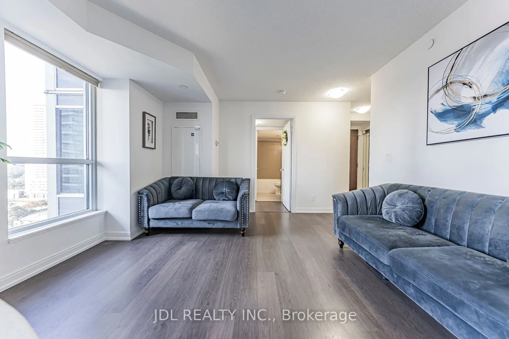 255 Village Green Square, #1402