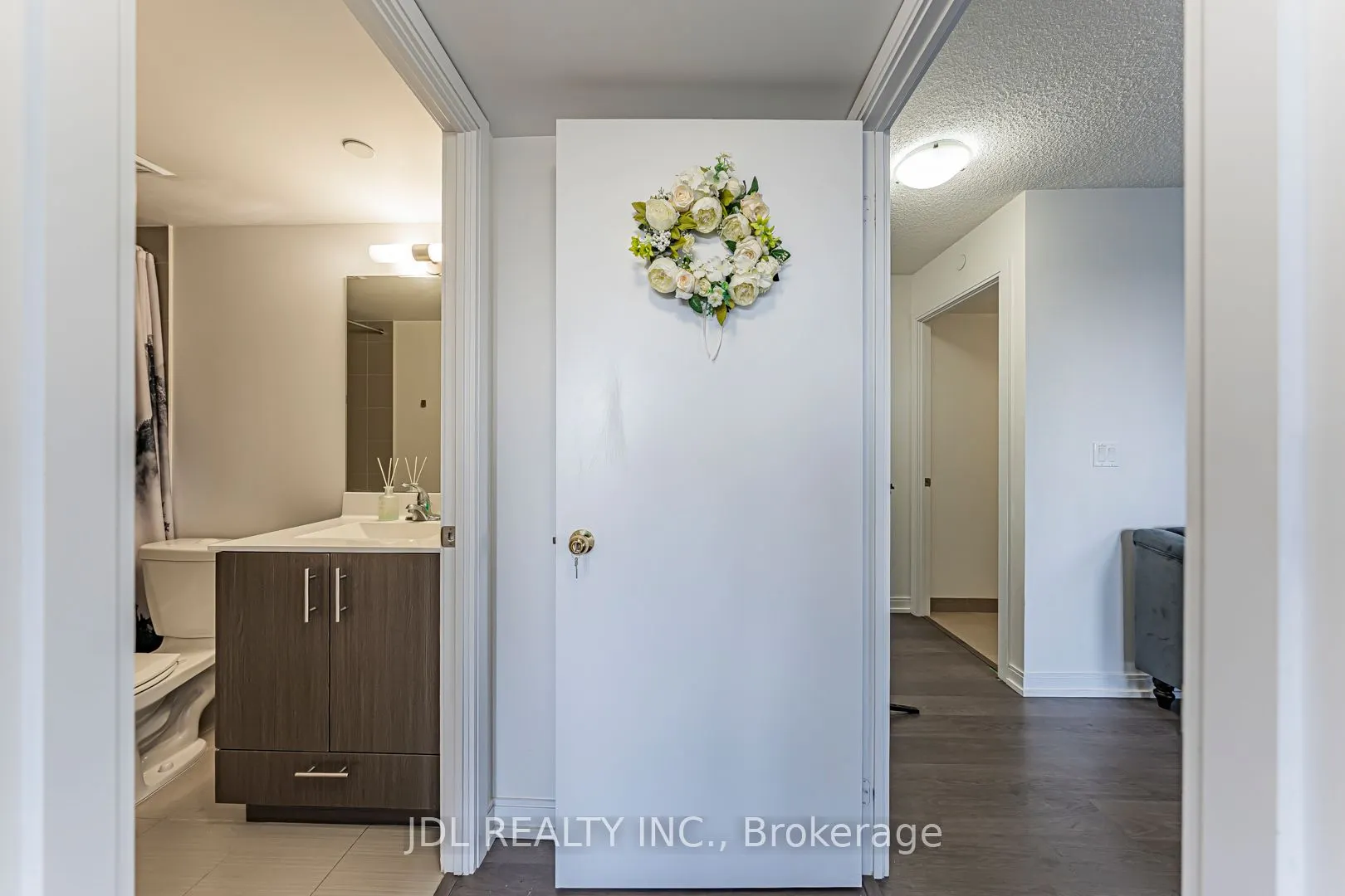 255 Village Green Square, #1402