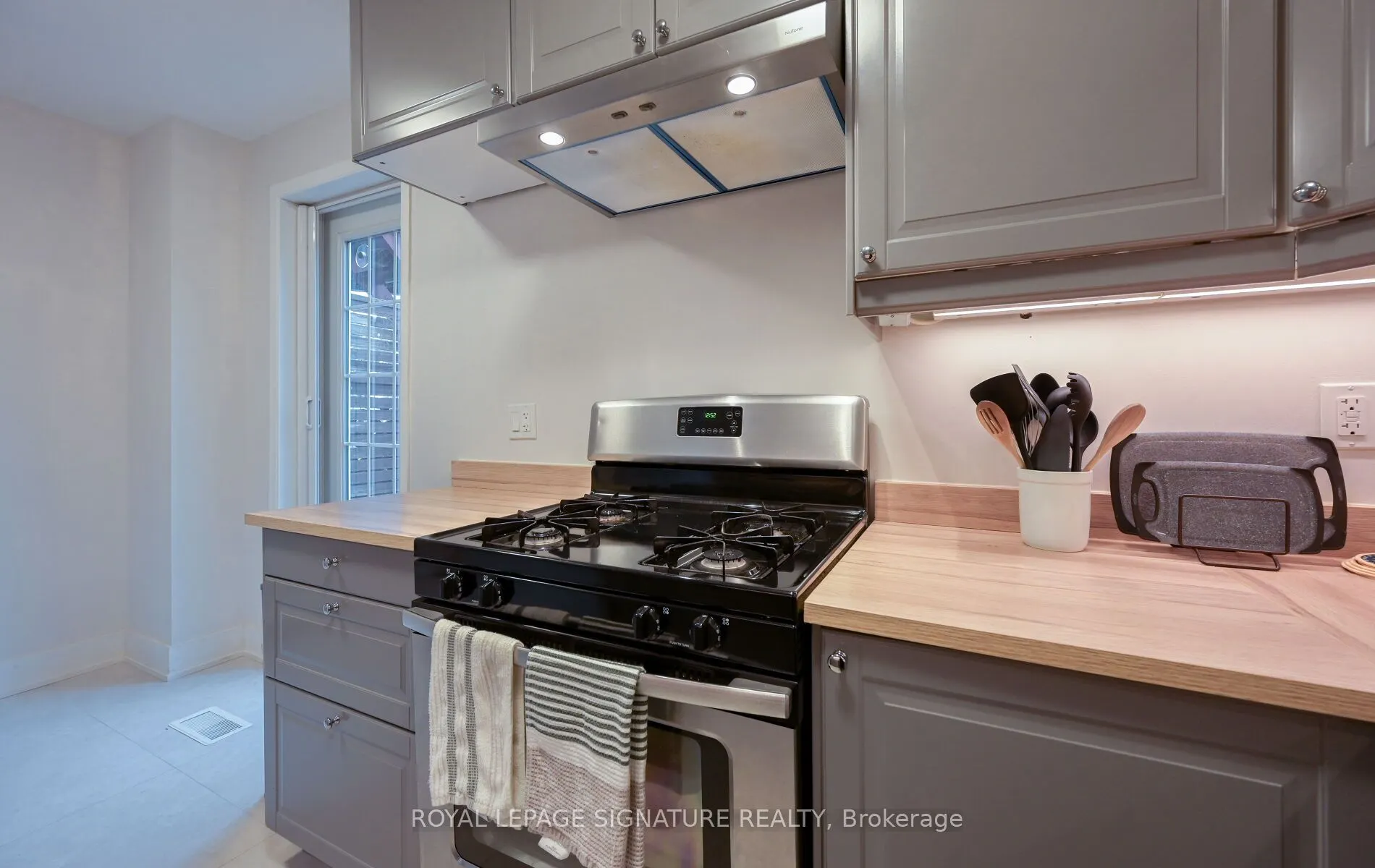 466 Pape Avenue, #Upper