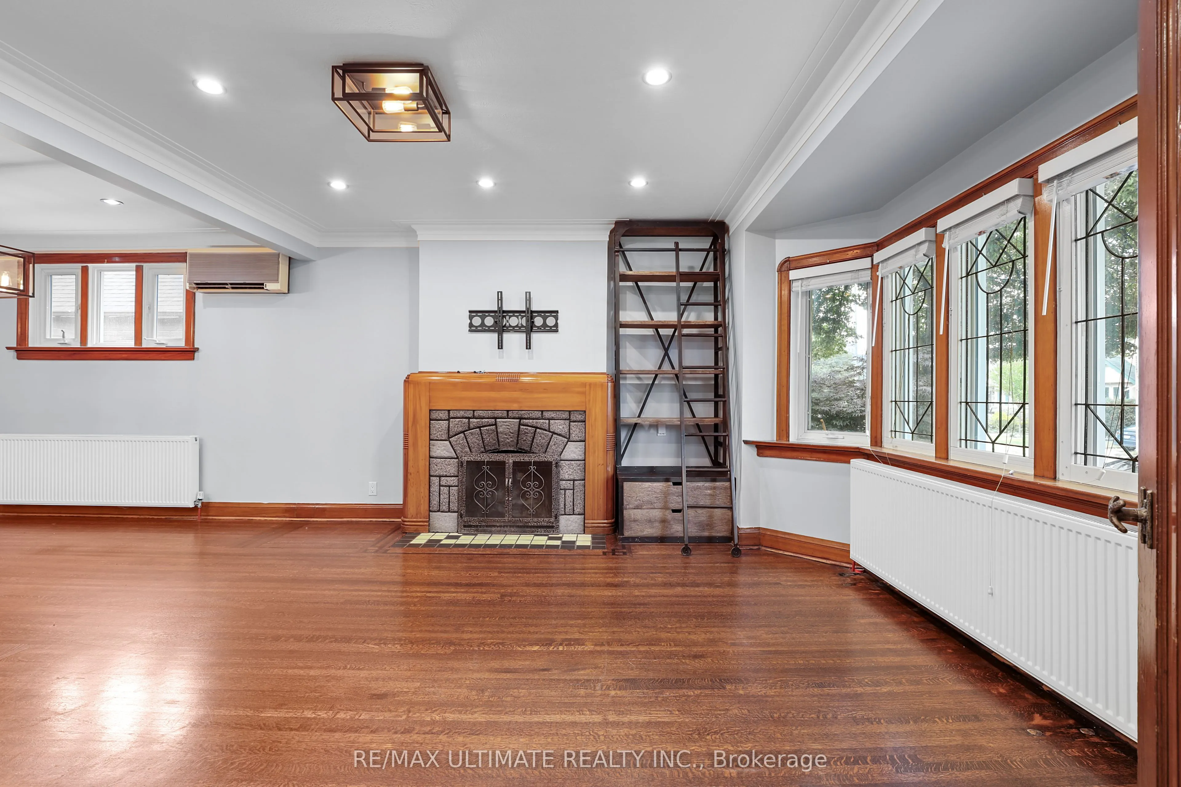 25 Fairside Avenue