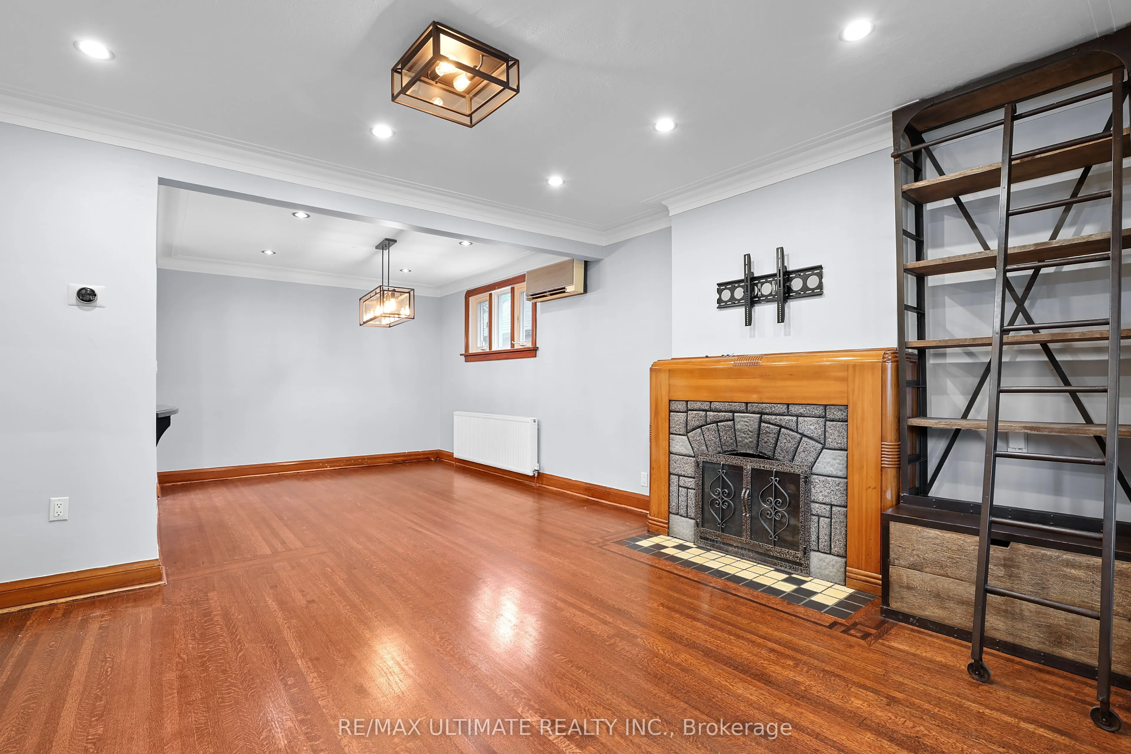 25 Fairside Avenue