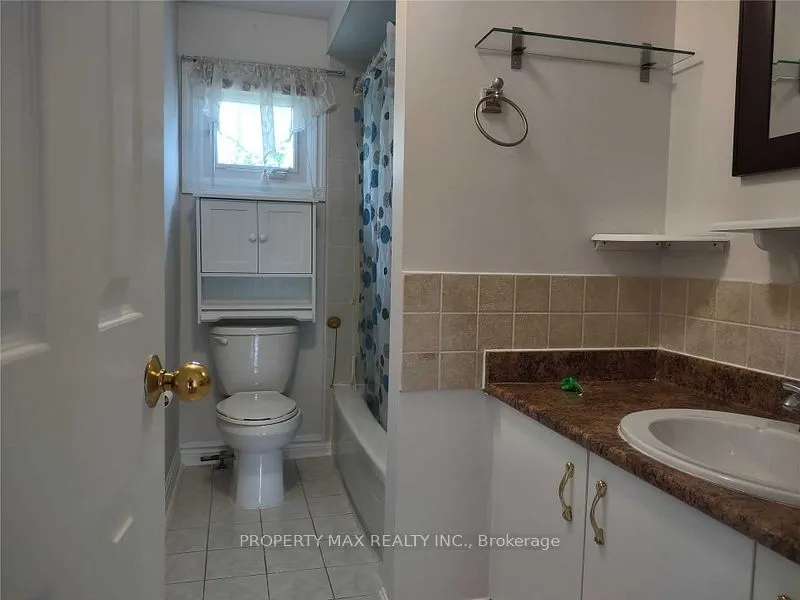 54 Chapman Drive, #Upper