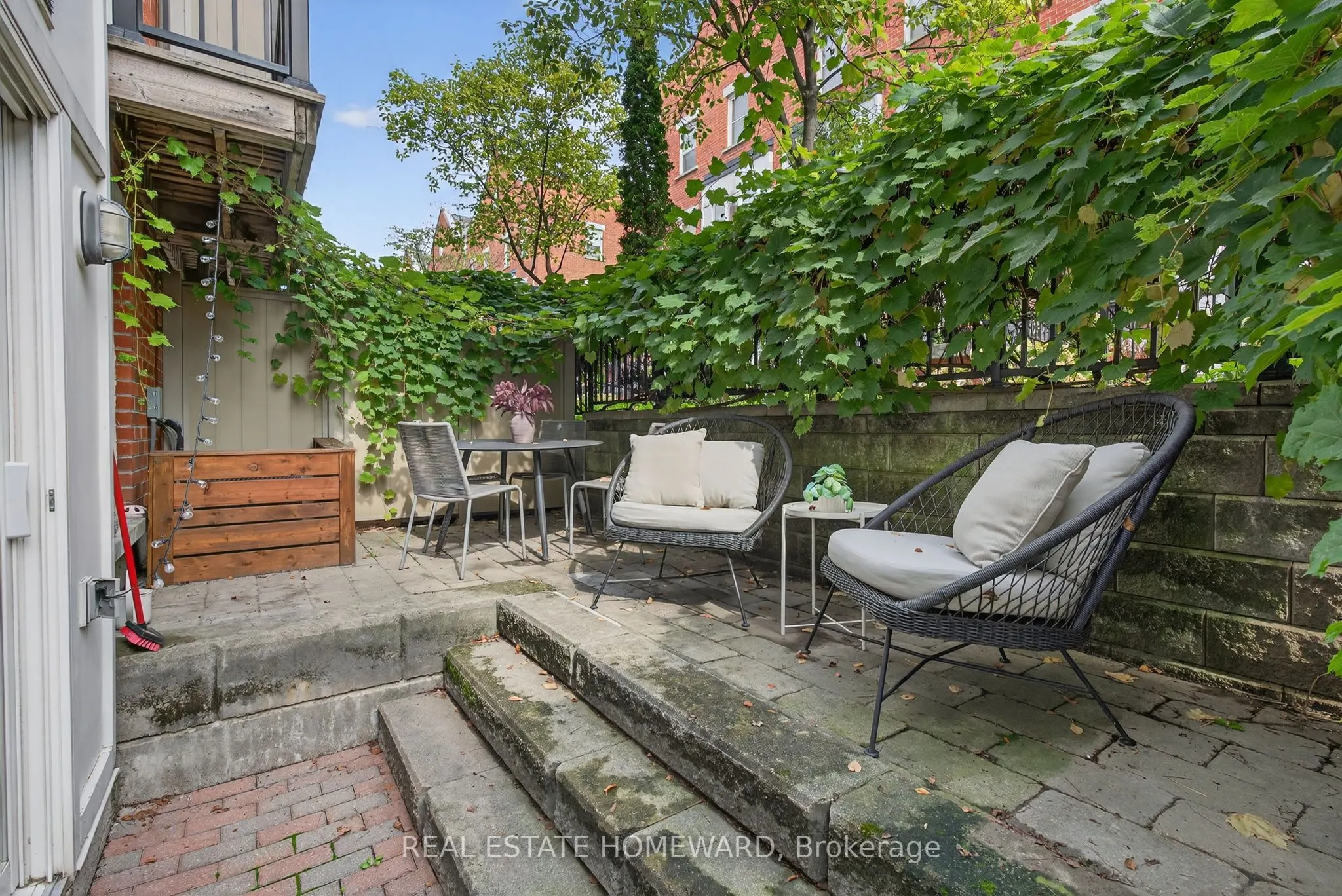 11 Frances Loring Lane, #1