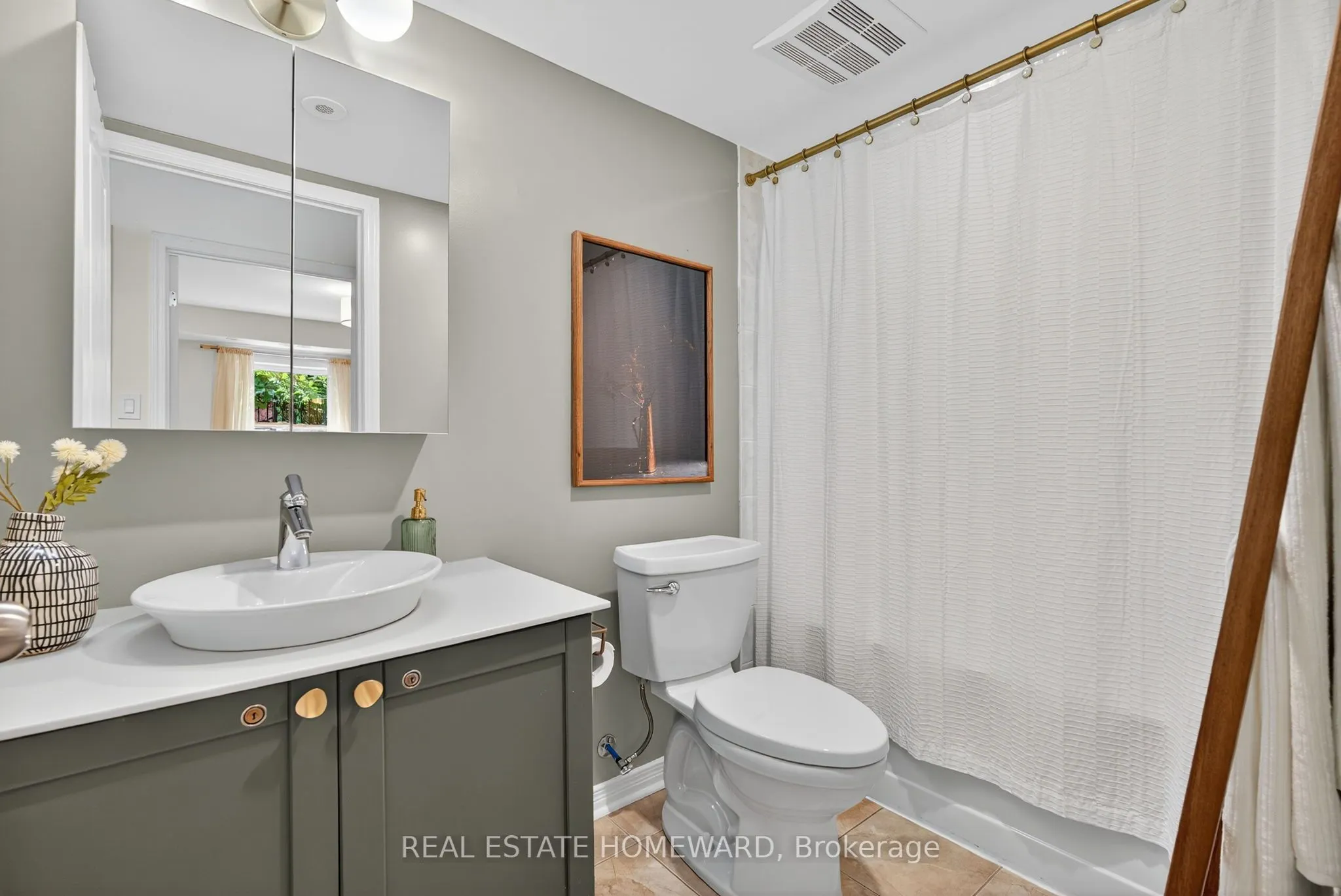 11 Frances Loring Lane, #1